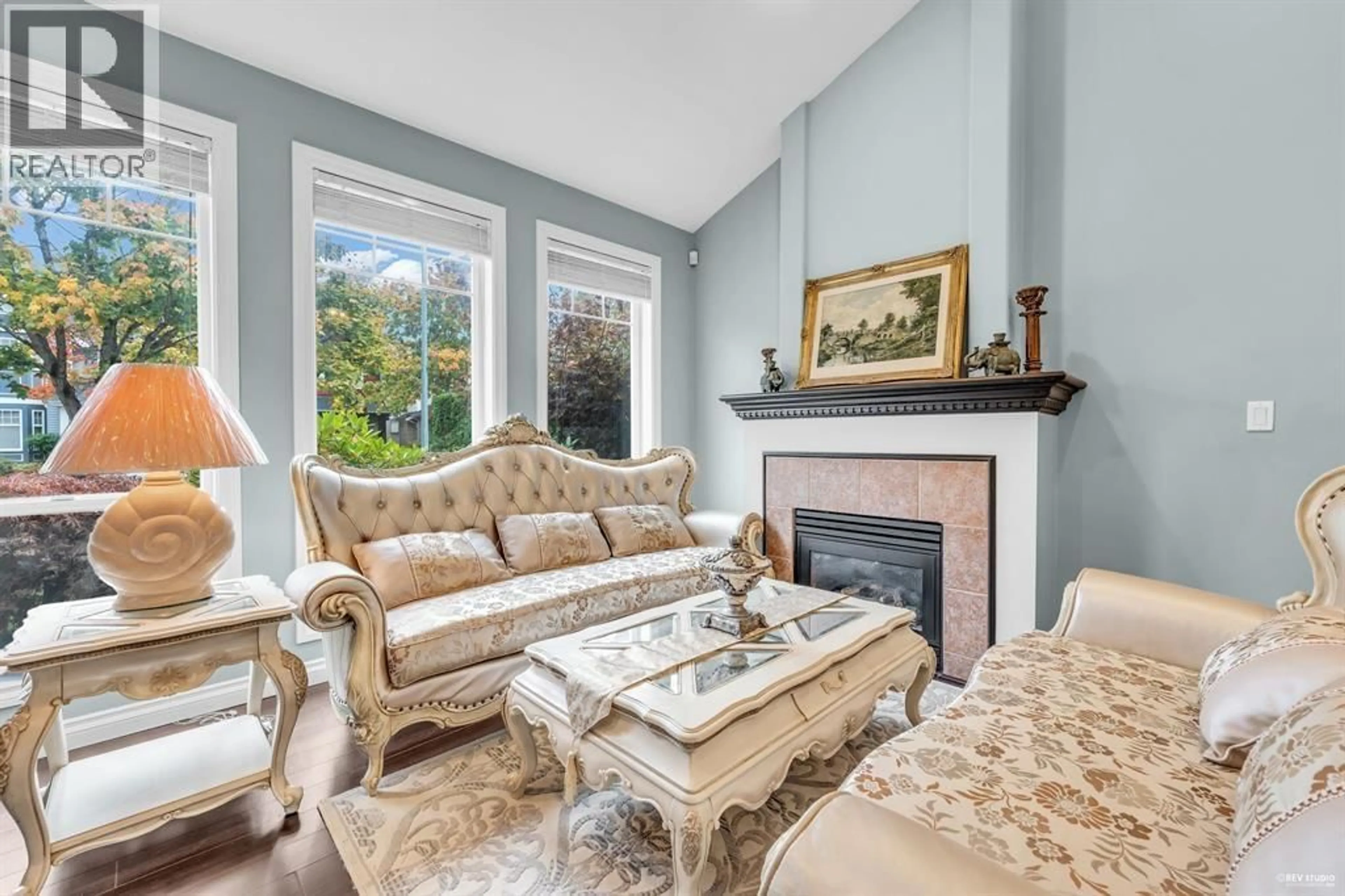 Living room with furniture, unknown for 6833 BARNARD DRIVE, Richmond British Columbia V7C5T3