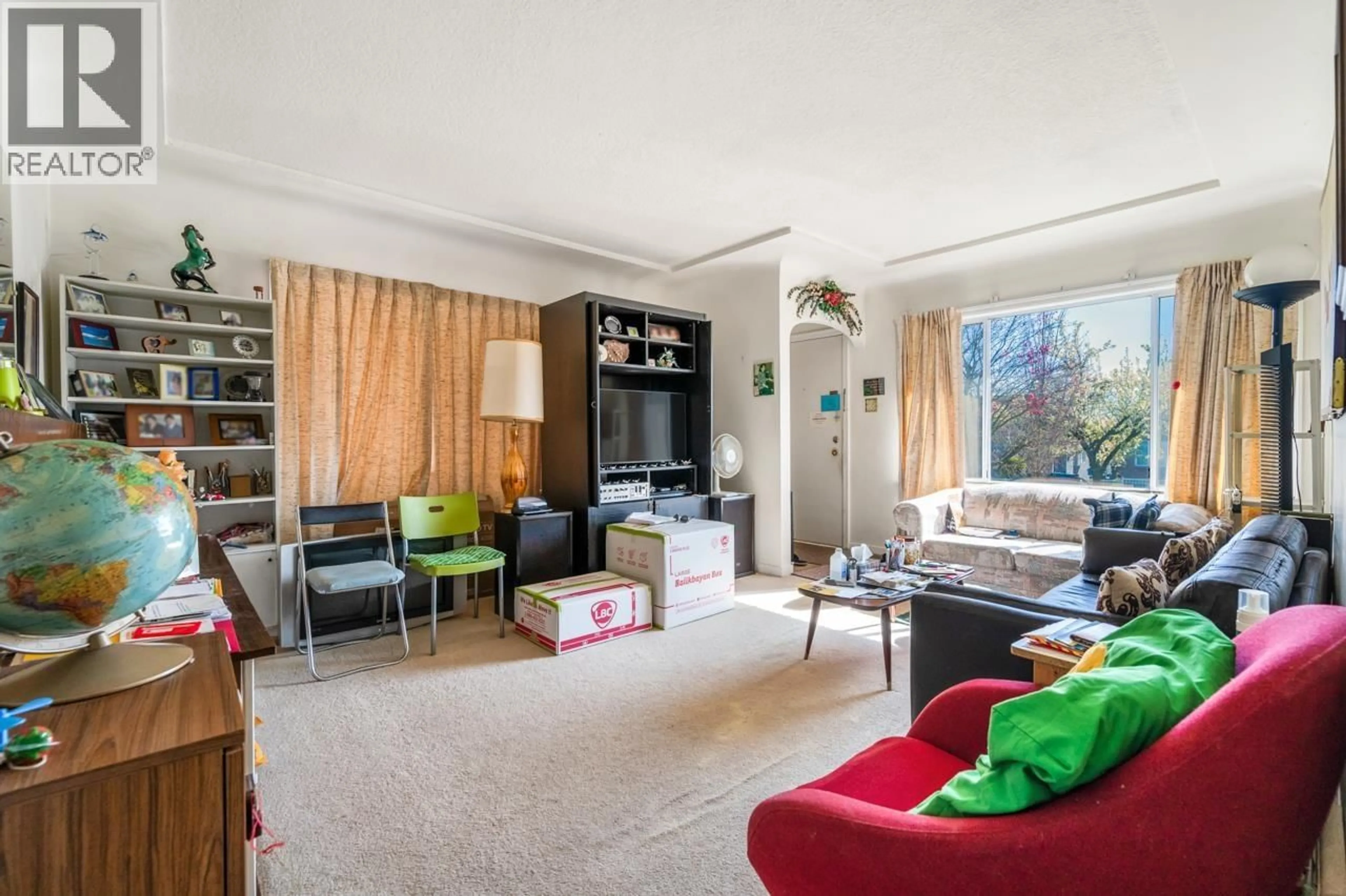 Living room with furniture, unknown for 3383 WELLINGTON AVENUE, Vancouver British Columbia V5R4Y3