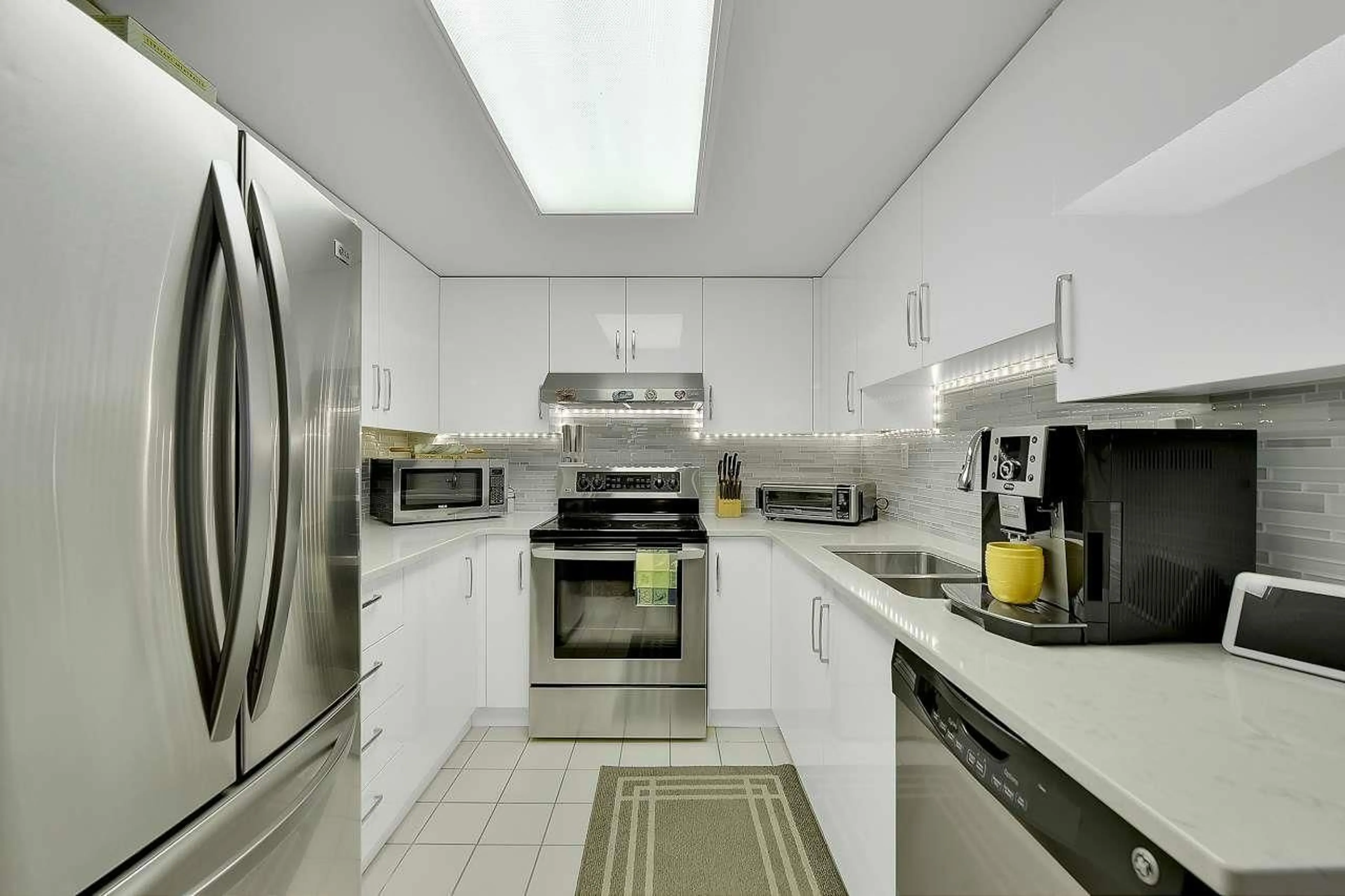 Unknown for 1408 - 10082 148 STREET, Surrey British Columbia V3R0S3