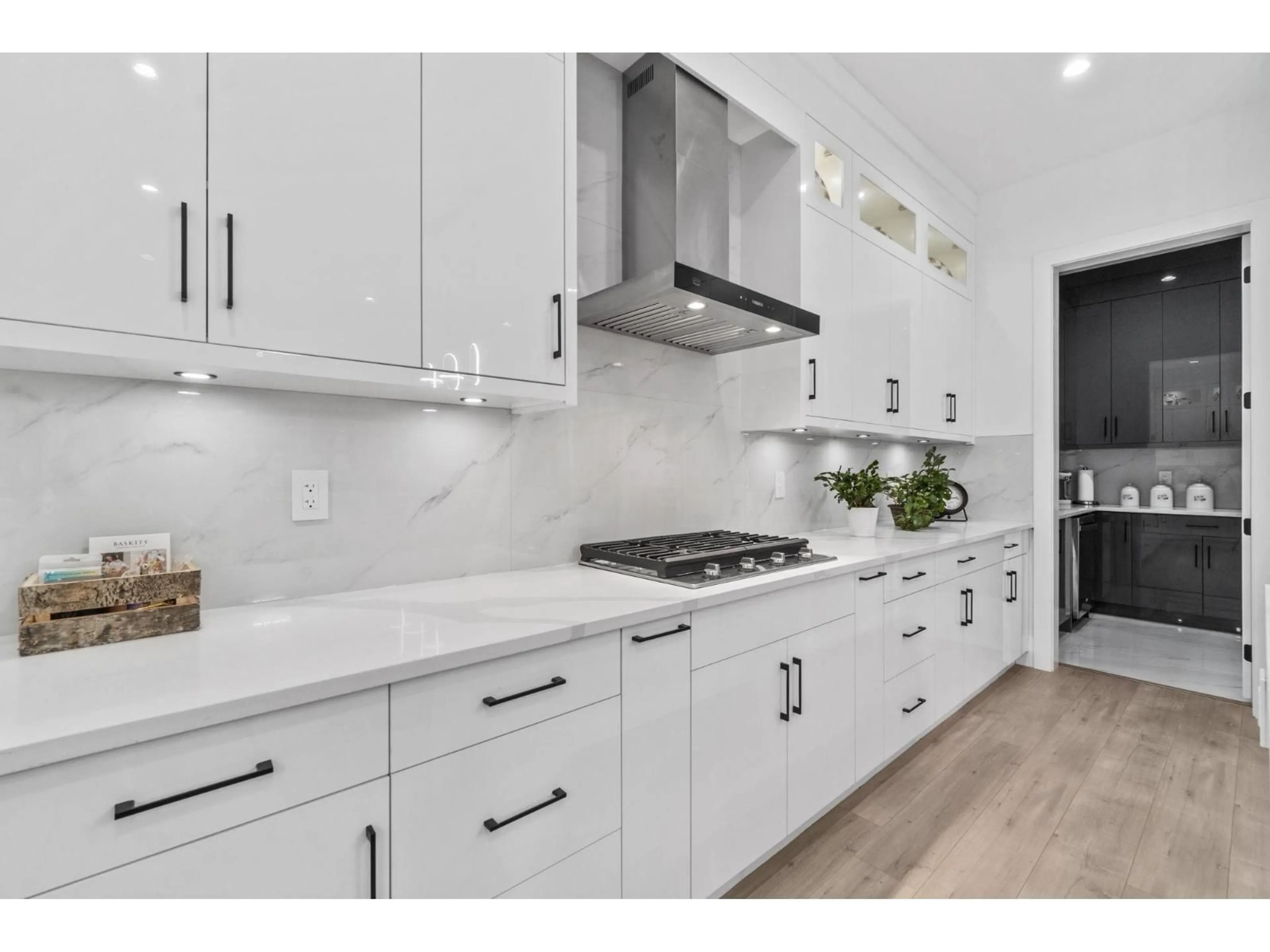 Open concept kitchen, ceramic/tile floor for 2731 201 STREET, Langley British Columbia V2Z0B6