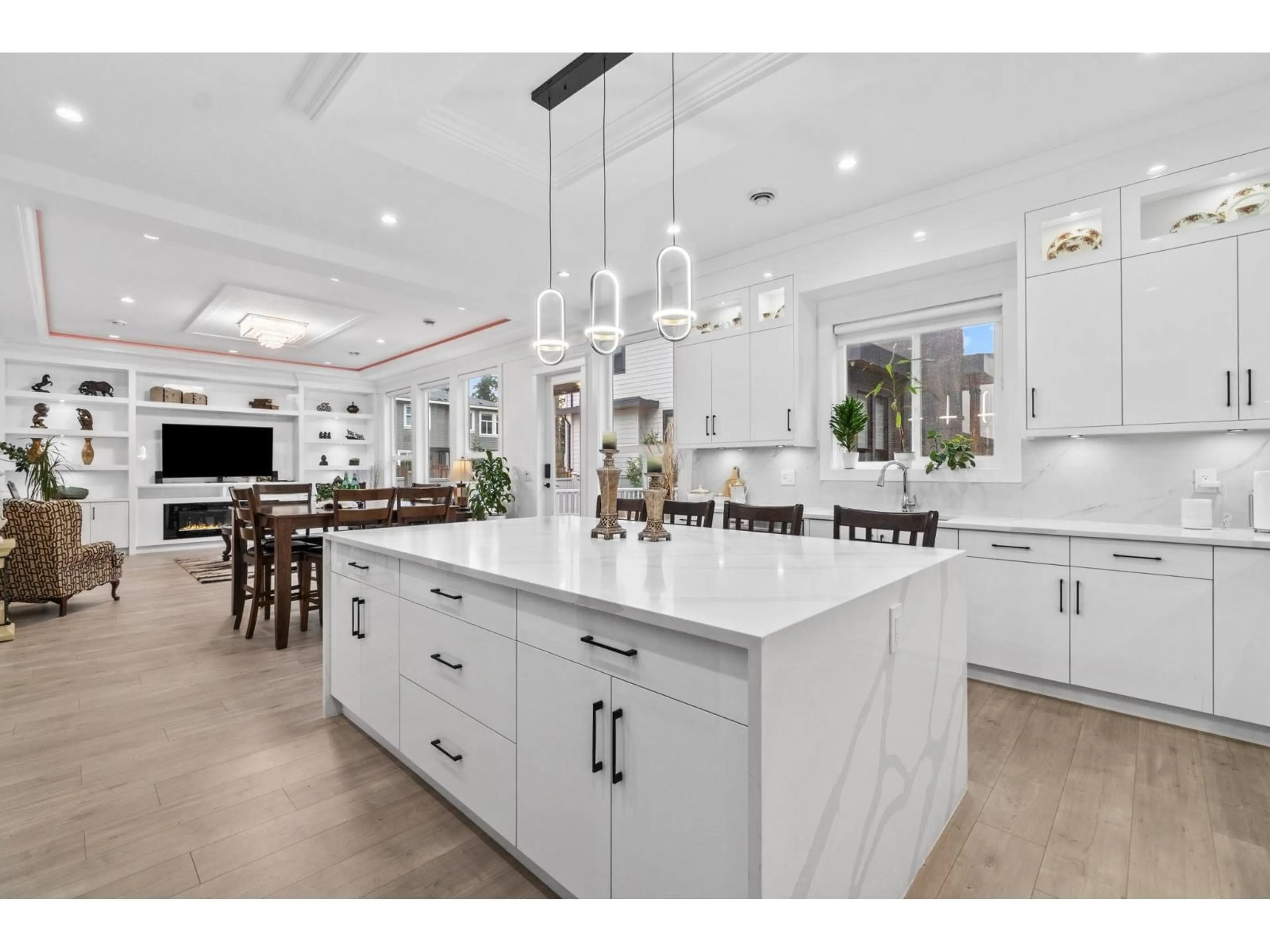 Open concept kitchen, ceramic/tile floor for 2731 201 STREET, Langley British Columbia V2Z0B6