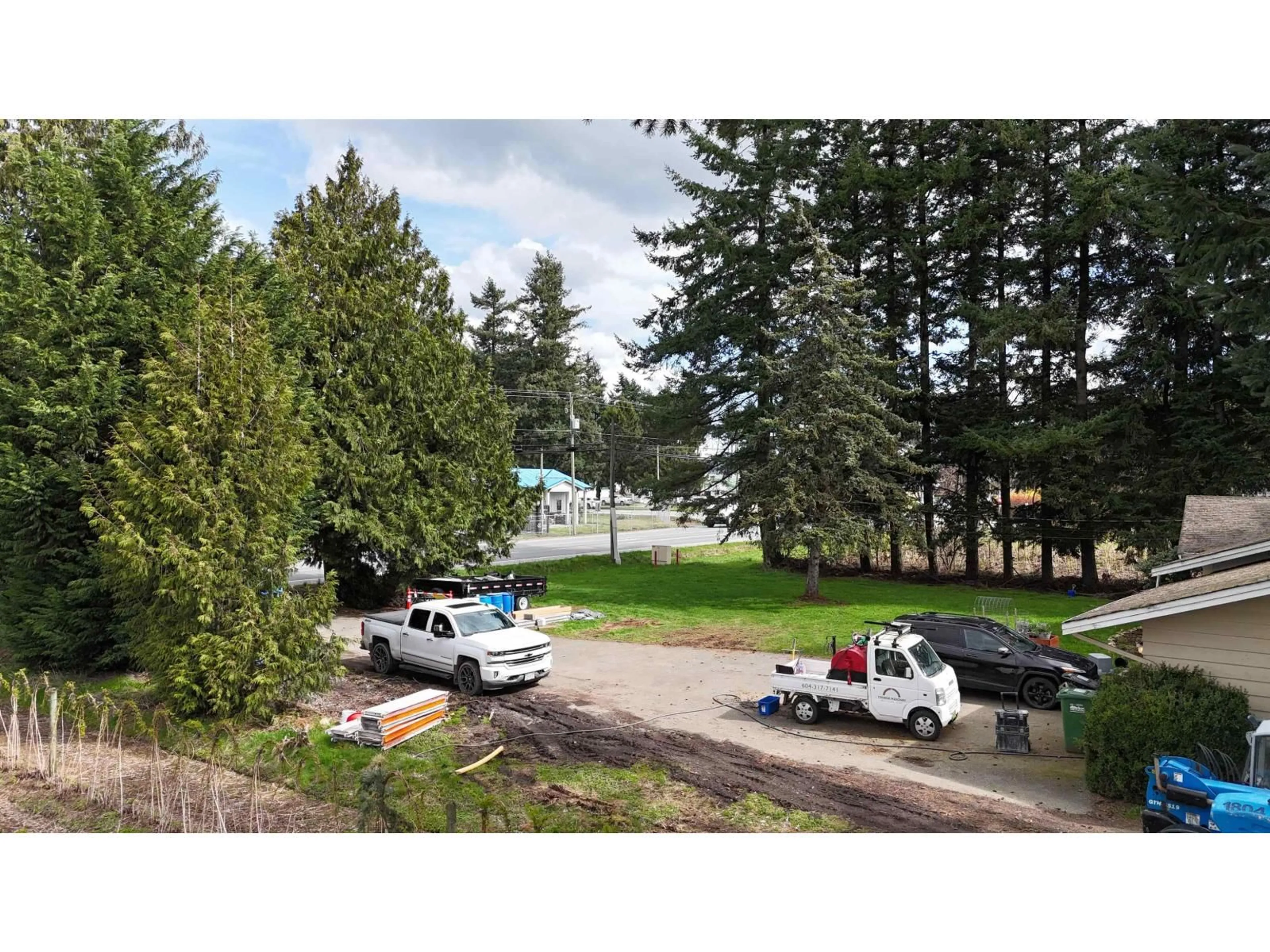 A pic from outside/outdoor area/front of a property/back of a property/a pic from drone, water/lake/river/ocean view for 31964 HUNTINGDON ROAD, Abbotsford British Columbia V2T6B8