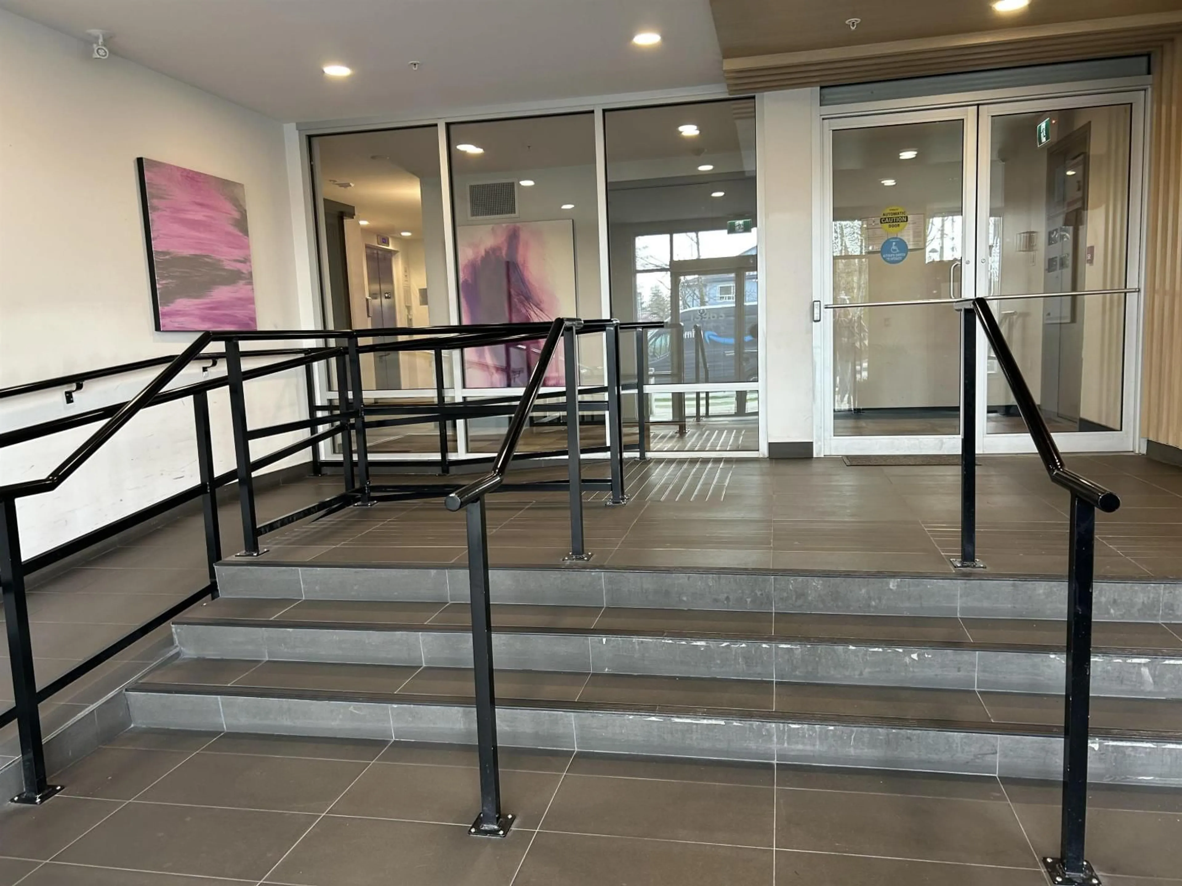 Indoor foyer for 416 - 13963 105 BOULEVARD, Surrey British Columbia V3T0M9