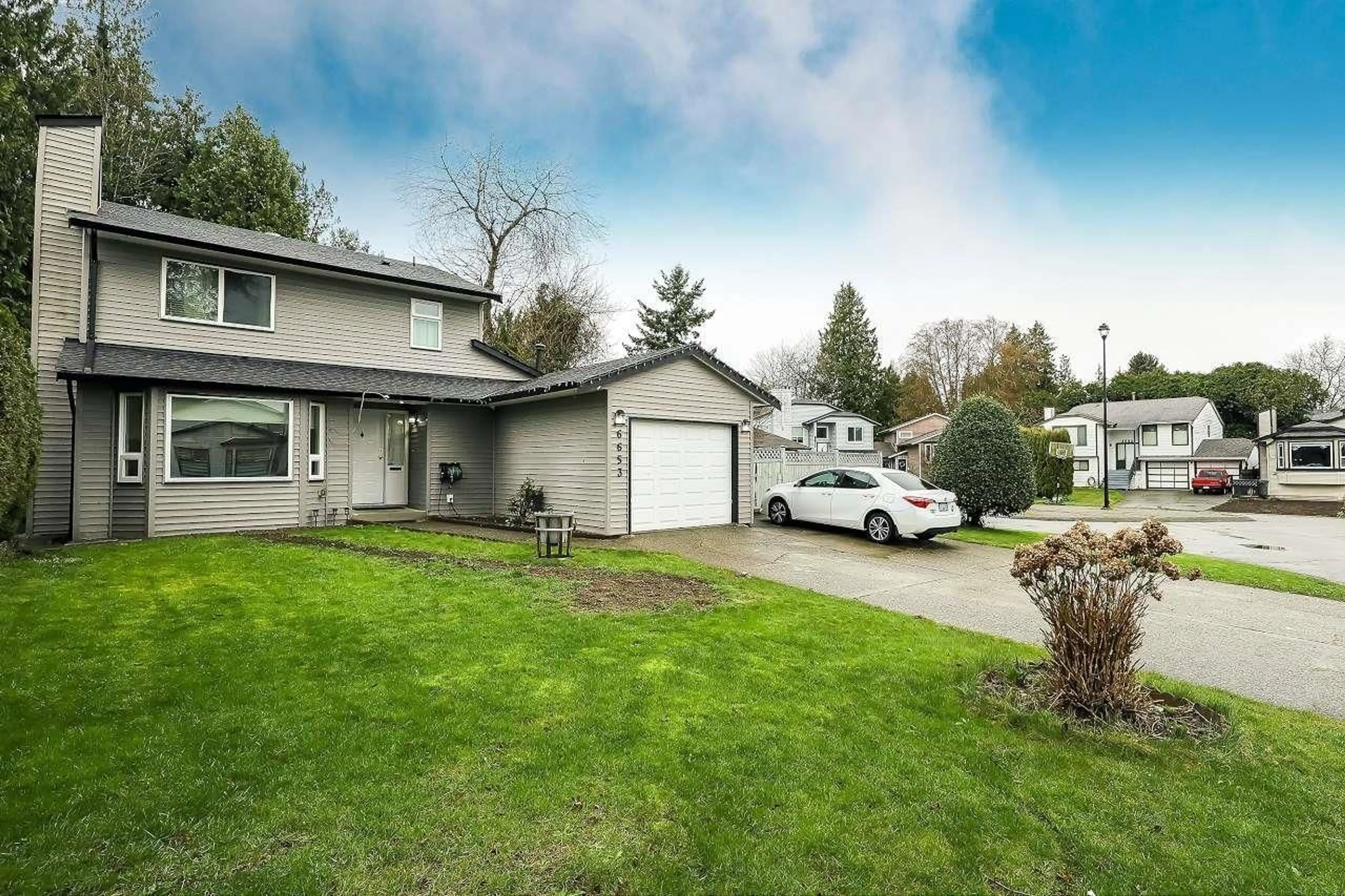 A pic from outside/outdoor area/front of a property/back of a property/a pic from drone, street for 6653 130A STREET, Surrey British Columbia V3W8P5