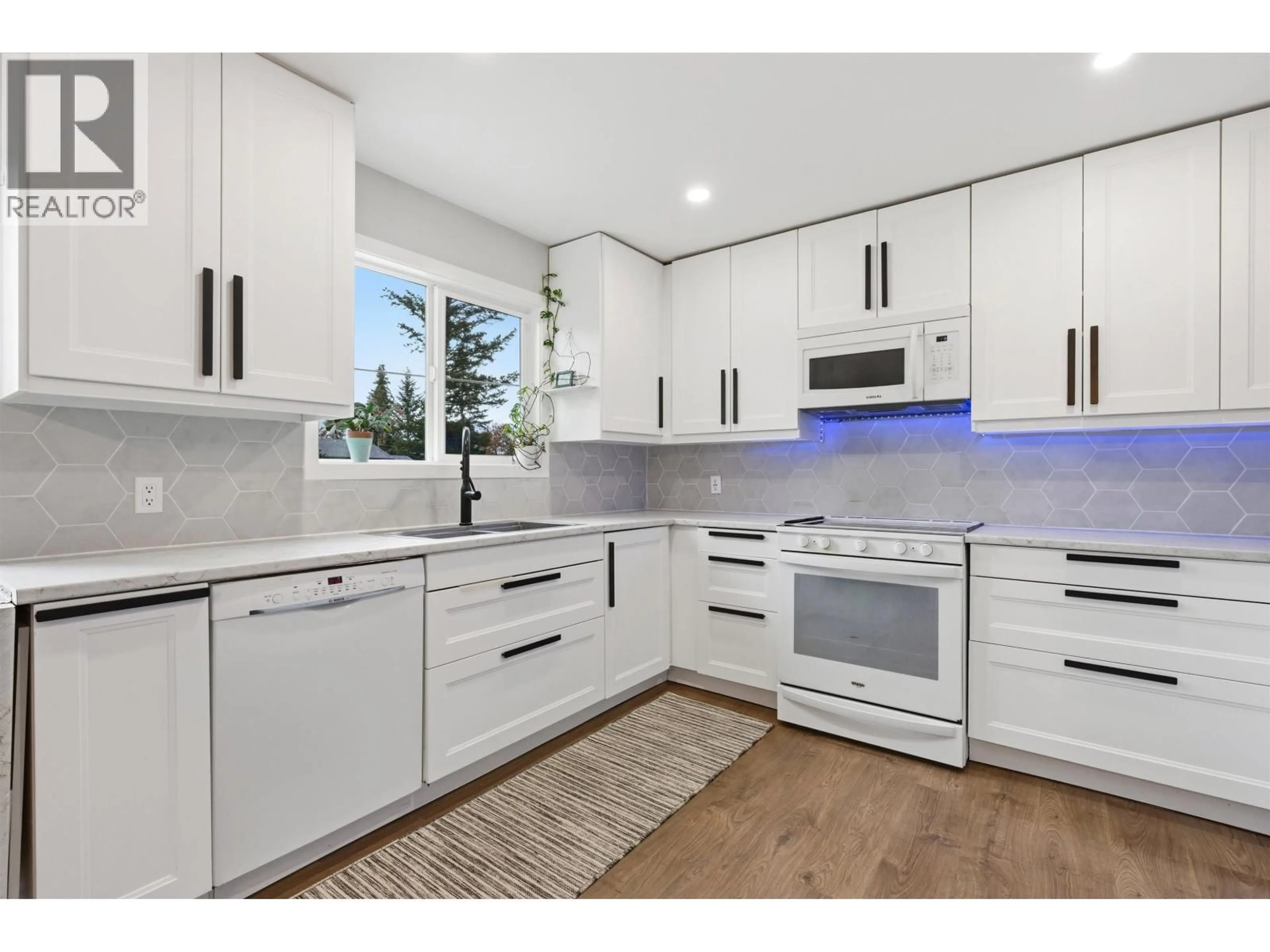 Open concept kitchen, unknown for 1522 DOG CREEK ROAD, Williams Lake British Columbia V2G3H4