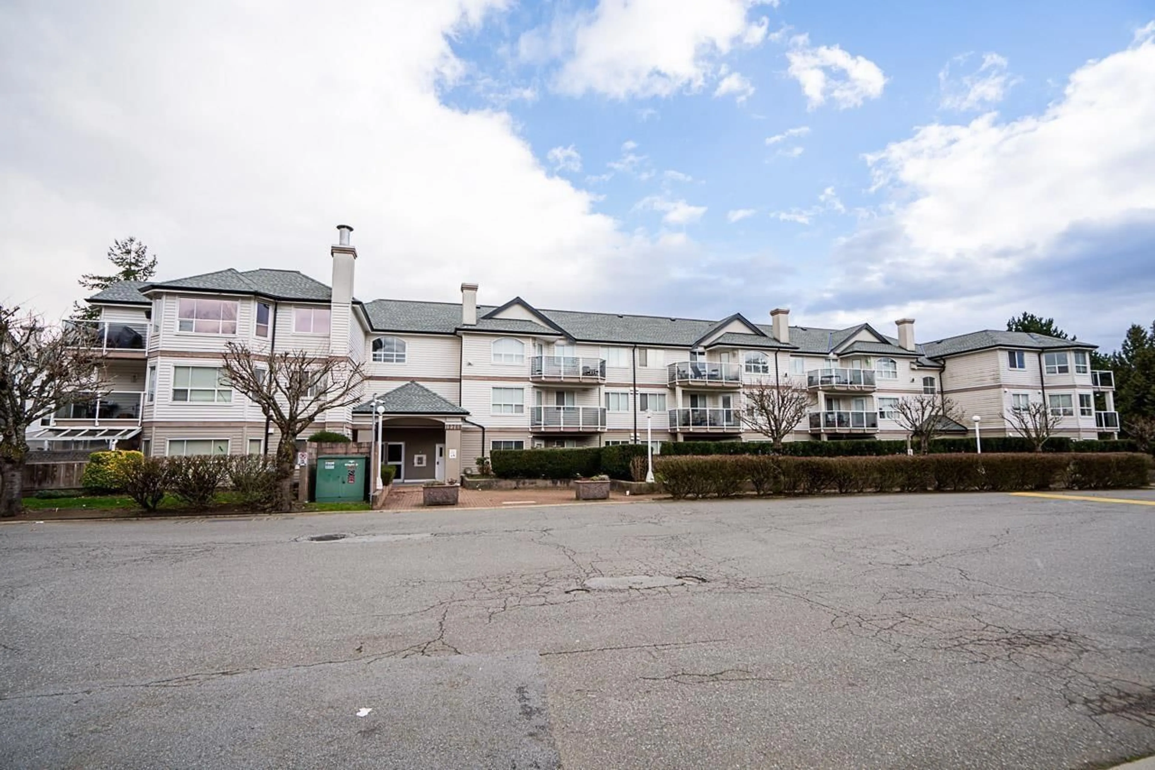 Unknown for 305 - 12769 72 AVENUE, Surrey British Columbia V3W2M7