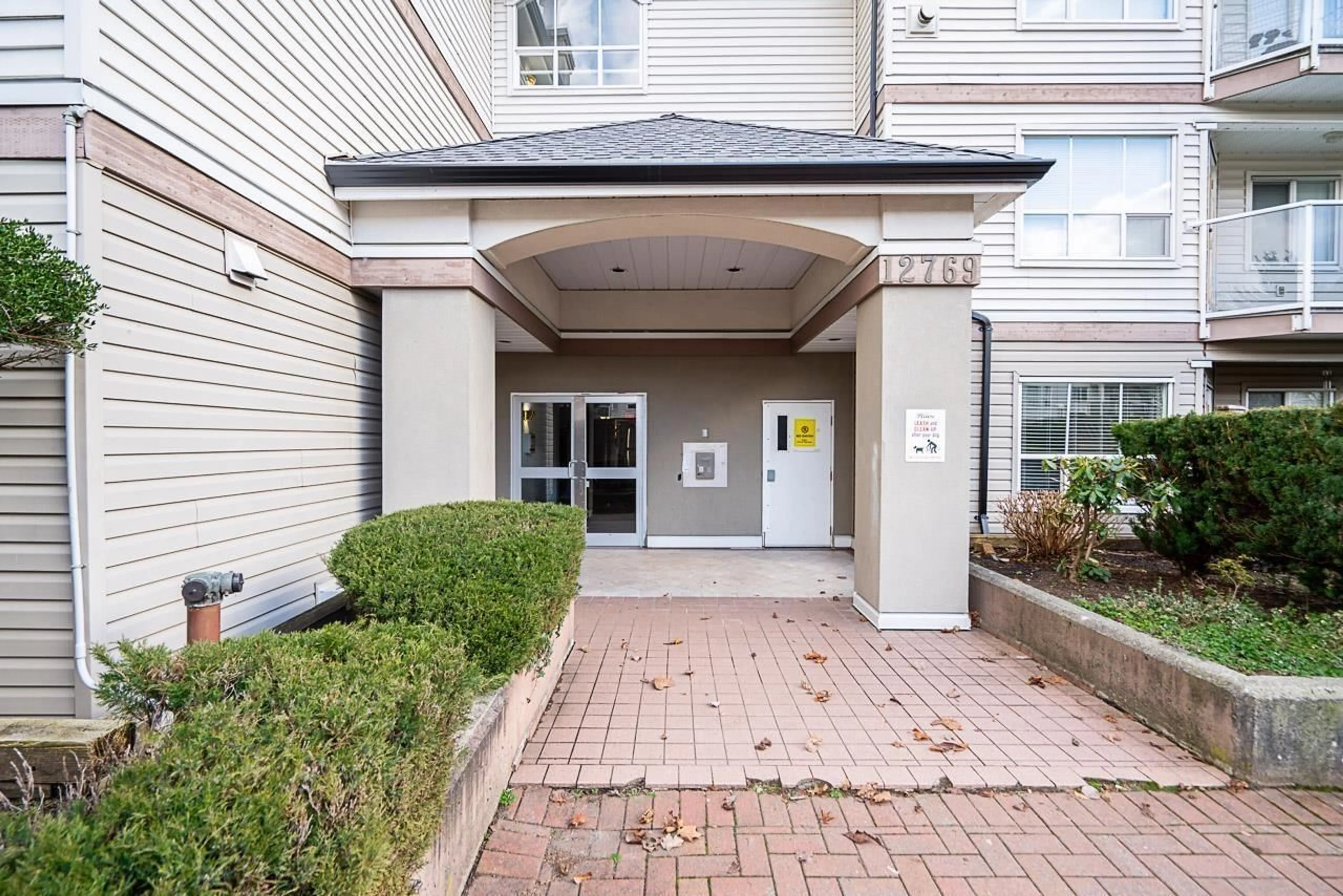 Unknown for 305 - 12769 72 AVENUE, Surrey British Columbia V3W2M7