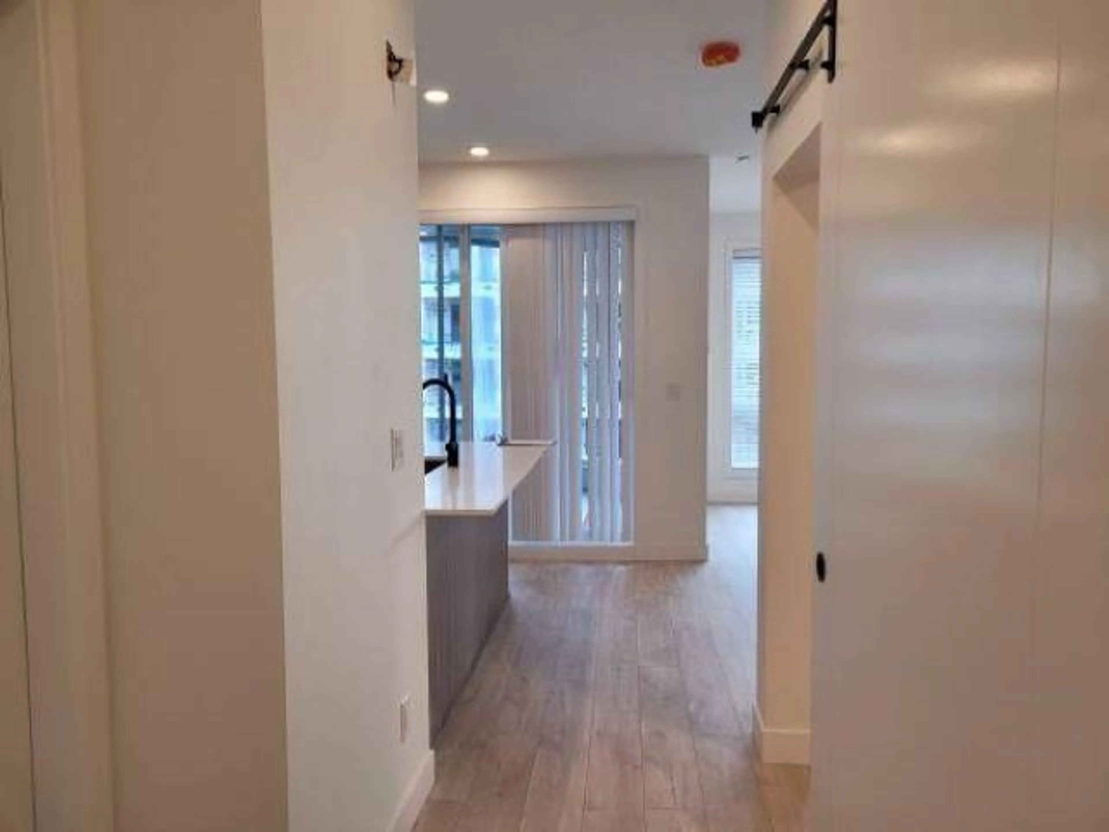 Indoor entryway for 410 - 32828 LANDEAU PLACE, Abbotsford British Columbia V2S0M4