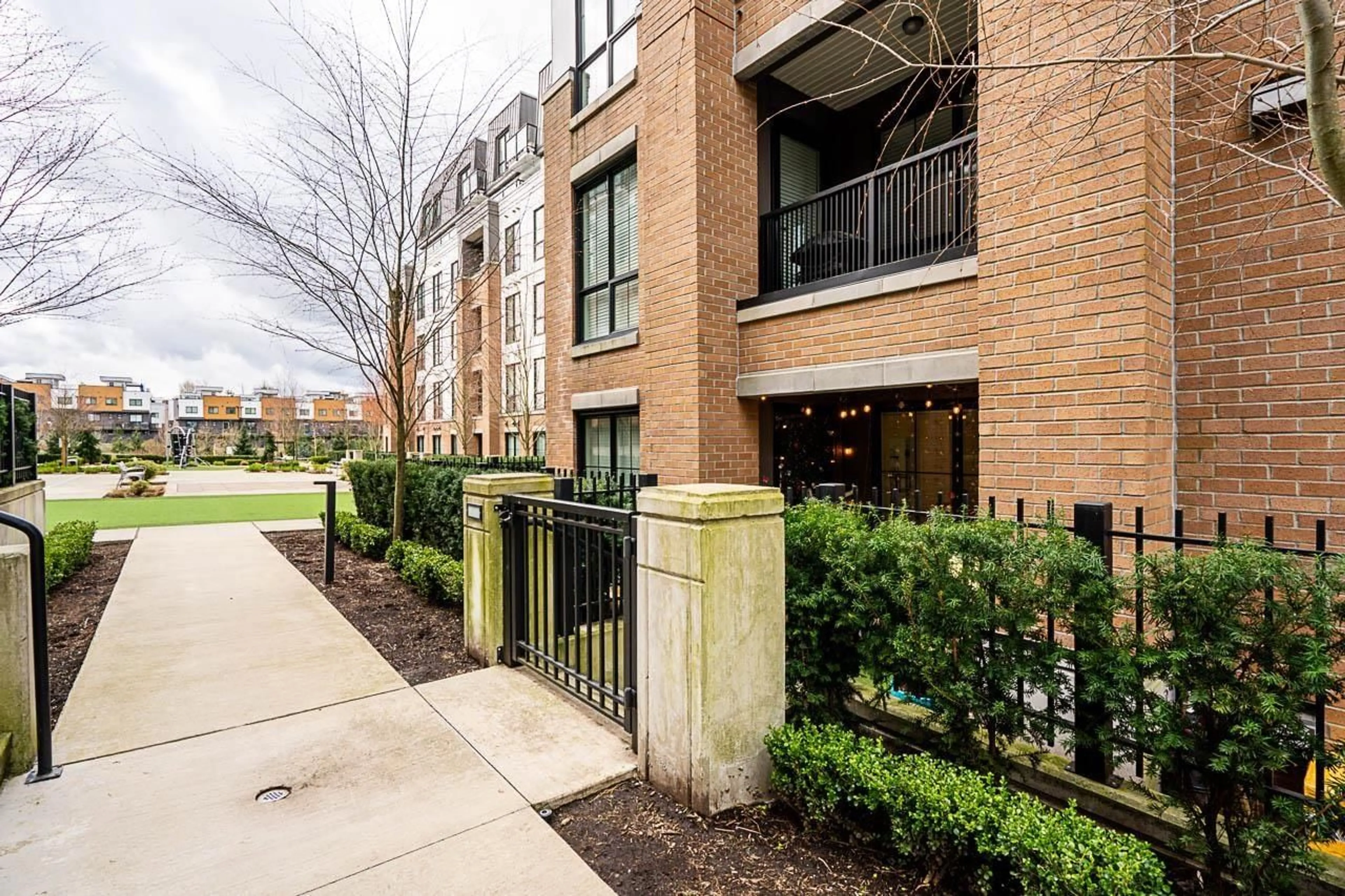 Unknown for 102 - 20052 83A AVENUE, Langley British Columbia V2Y3P4