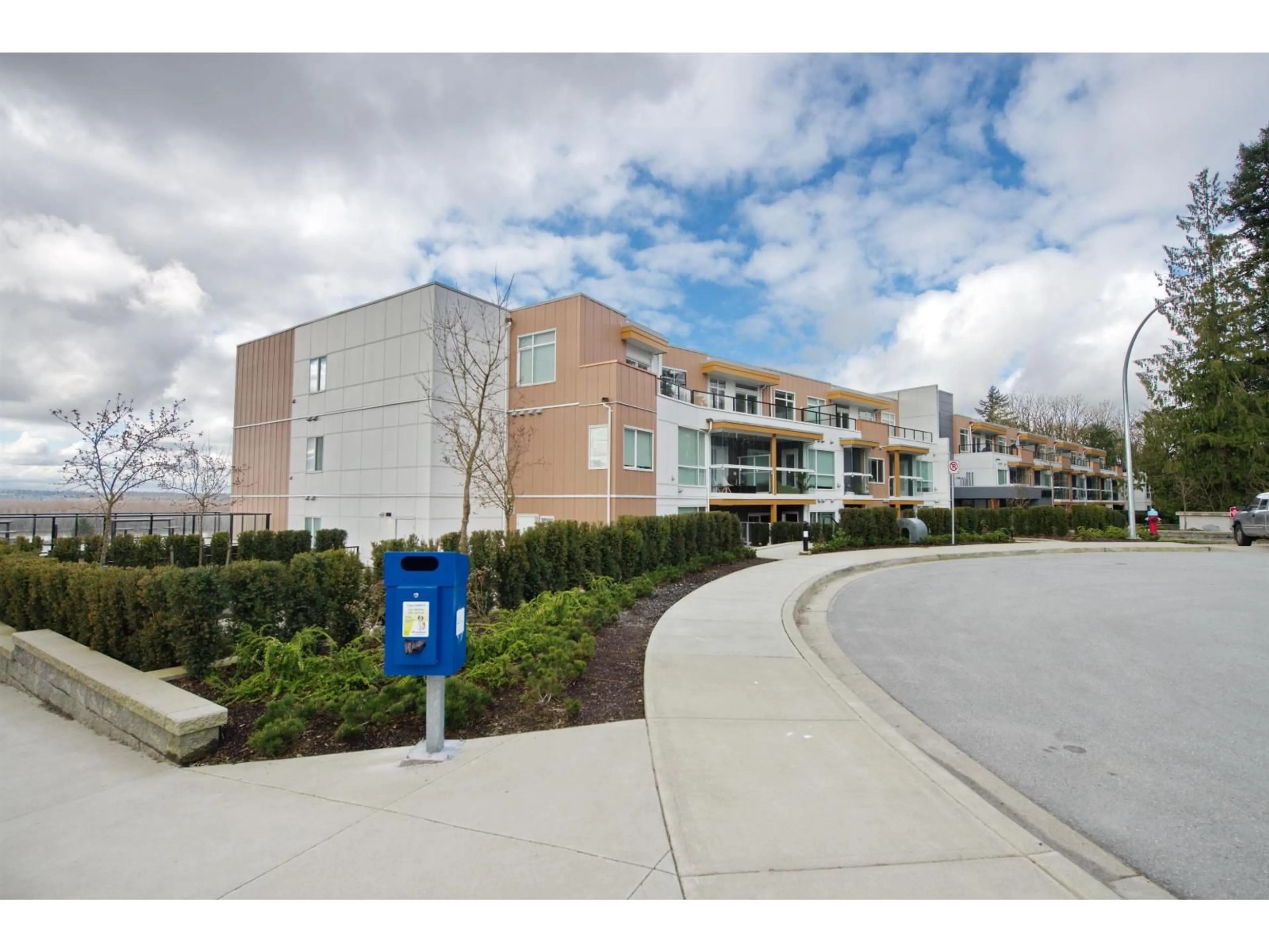 Unknown for A107 - 31900 RAVEN AVENUE, Mission British Columbia V2V1B8