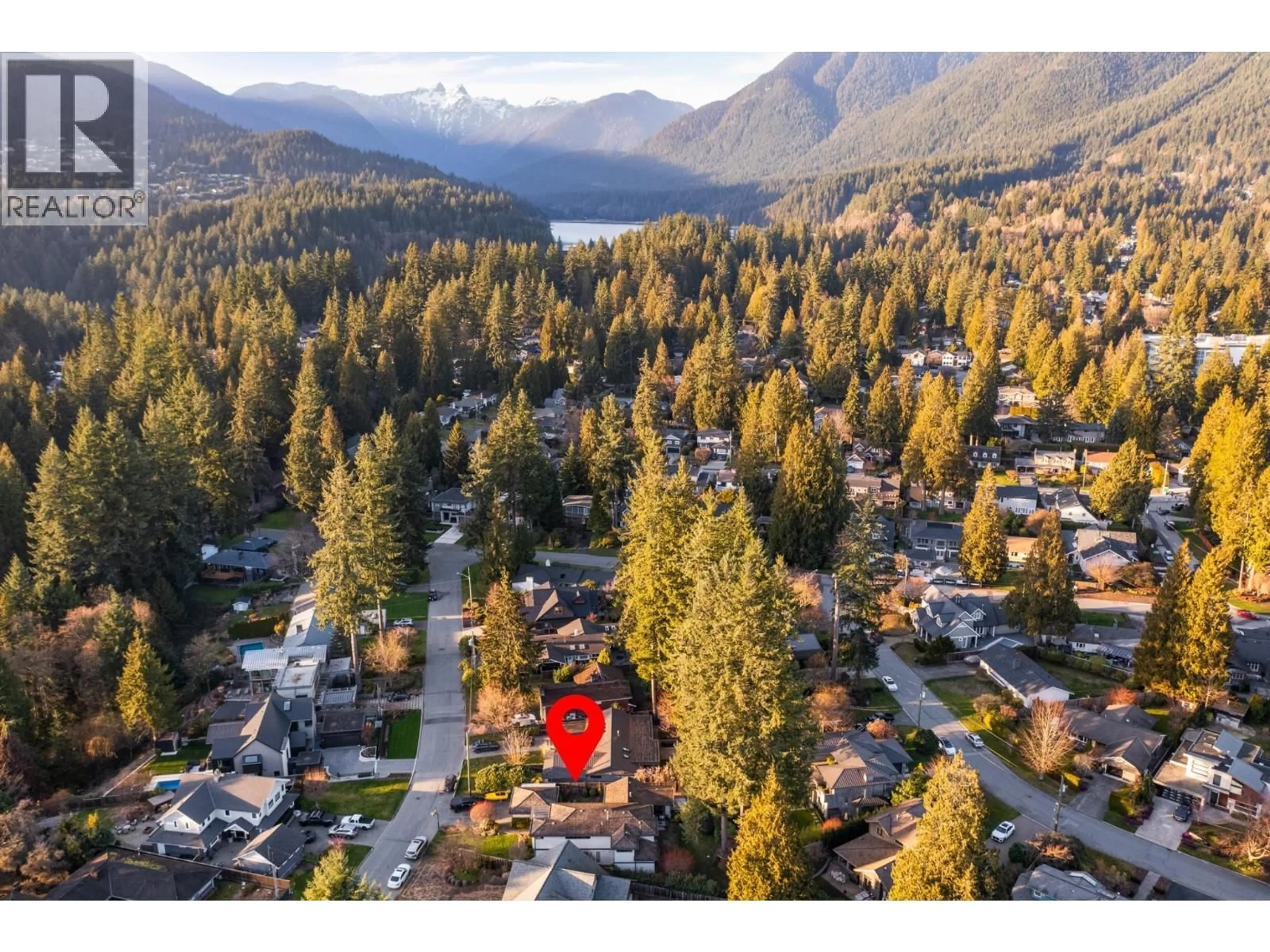 A pic from outside/outdoor area/front of a property/back of a property/a pic from drone, mountain view for 4198 SUNSET BOULEVARD, North Vancouver British Columbia V7R3Y9