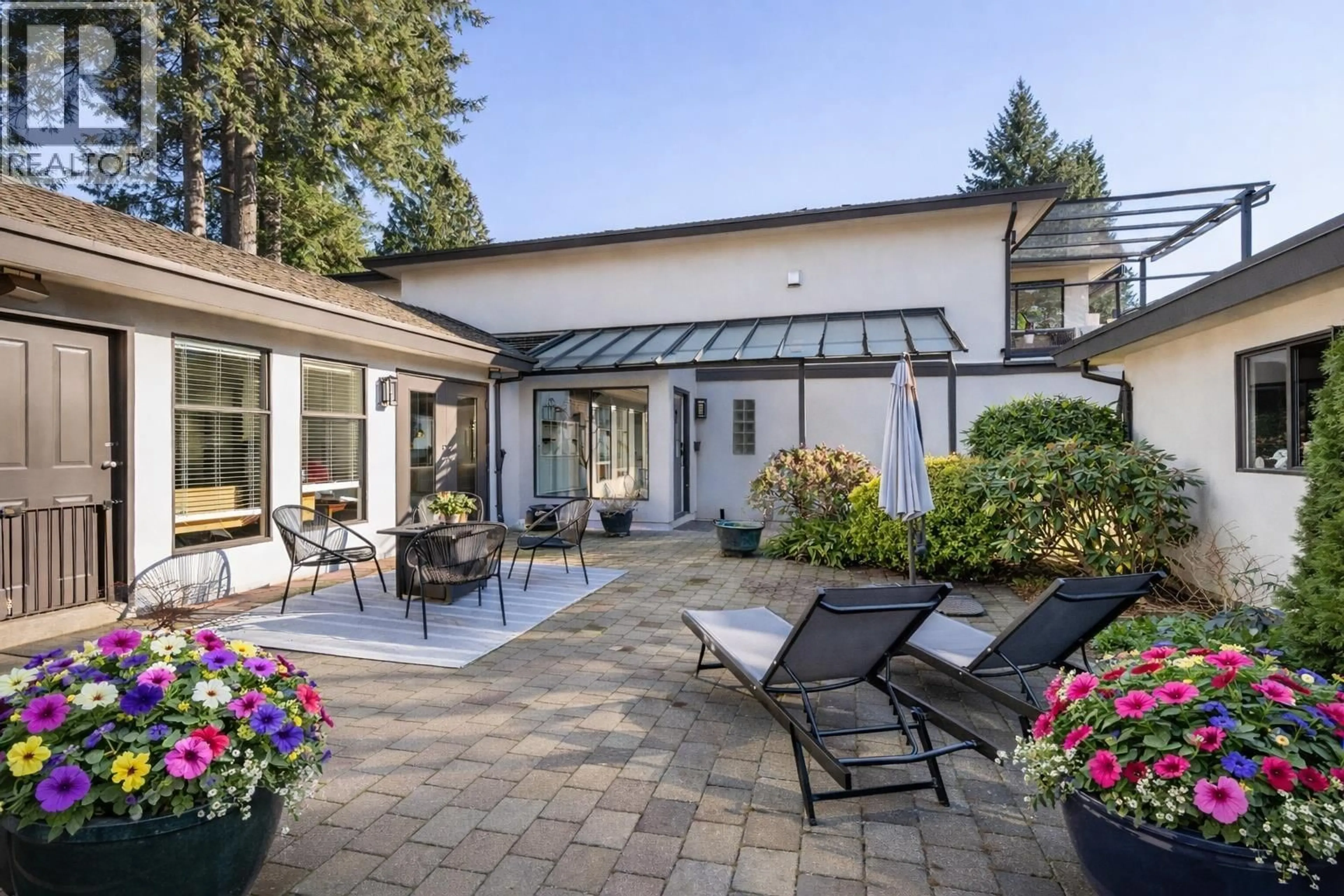 Patio, unknown for 4198 SUNSET BOULEVARD, North Vancouver British Columbia V7R3Y9
