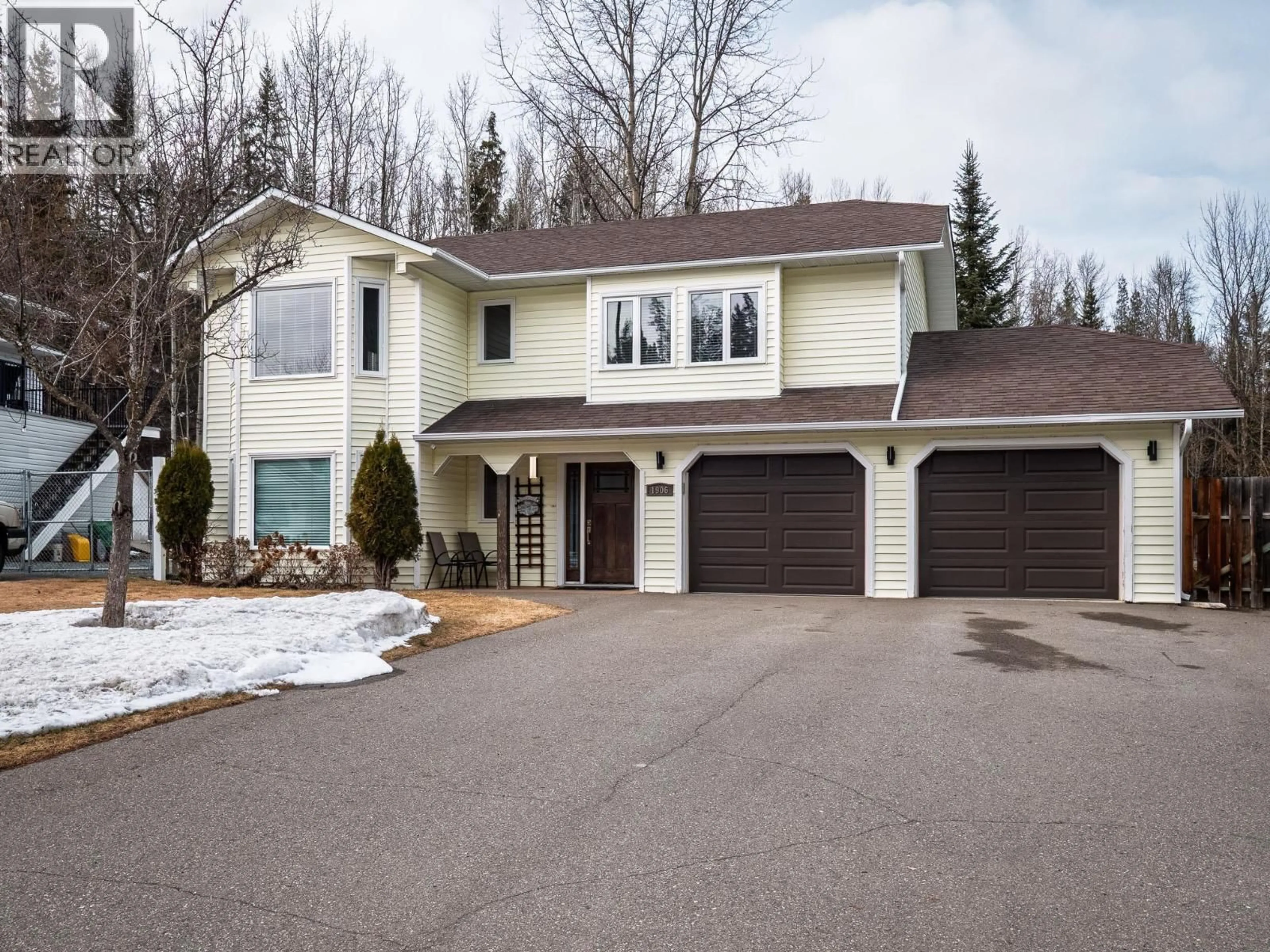 Home with vinyl exterior material, street for 1906 CLEARWOOD CRESCENT, Prince George British Columbia V2K4R1