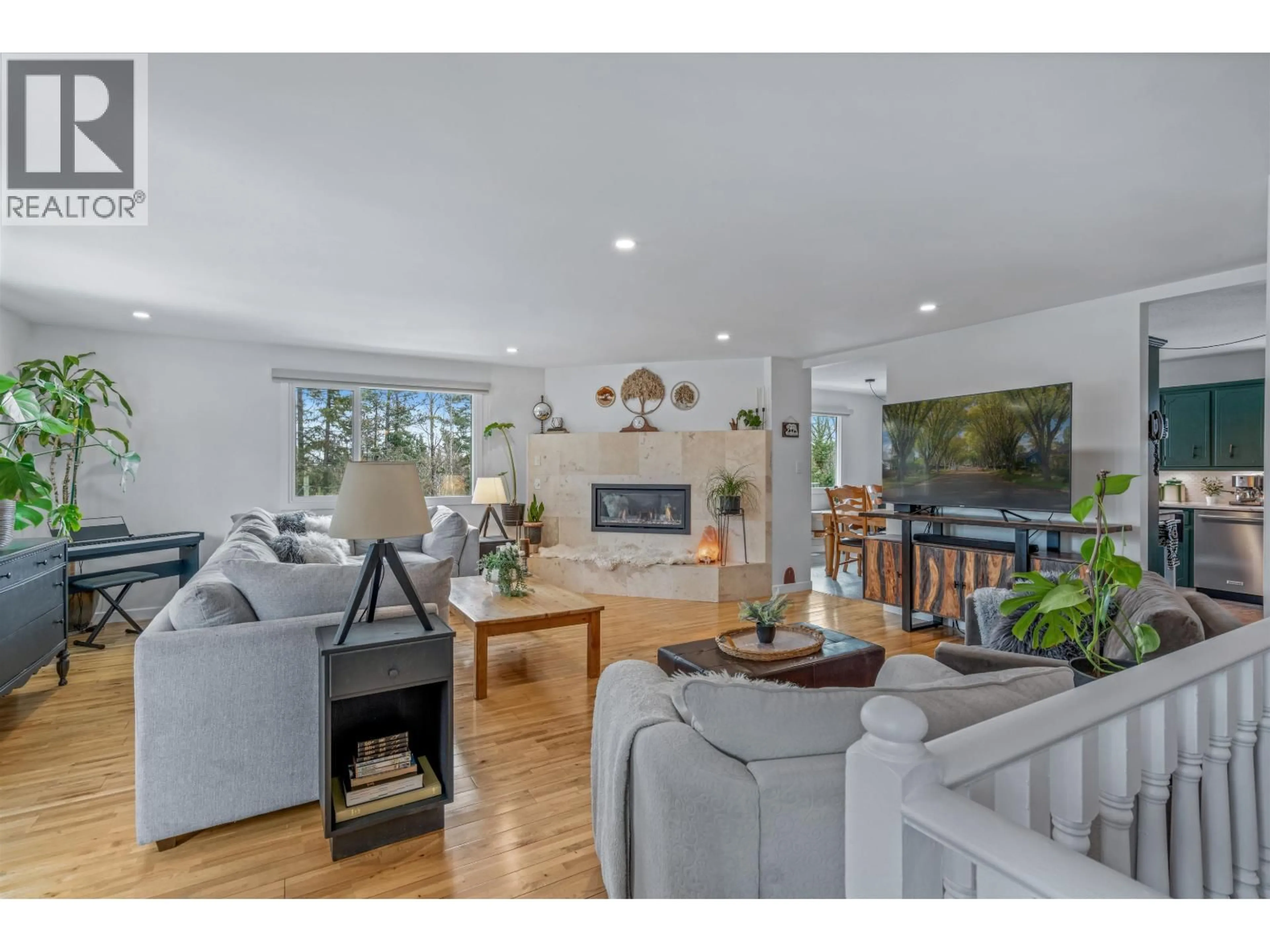 Living room with furniture, wood/laminate floor for 3065 WALLACE CRESCENT, Prince George British Columbia V2K3Y9