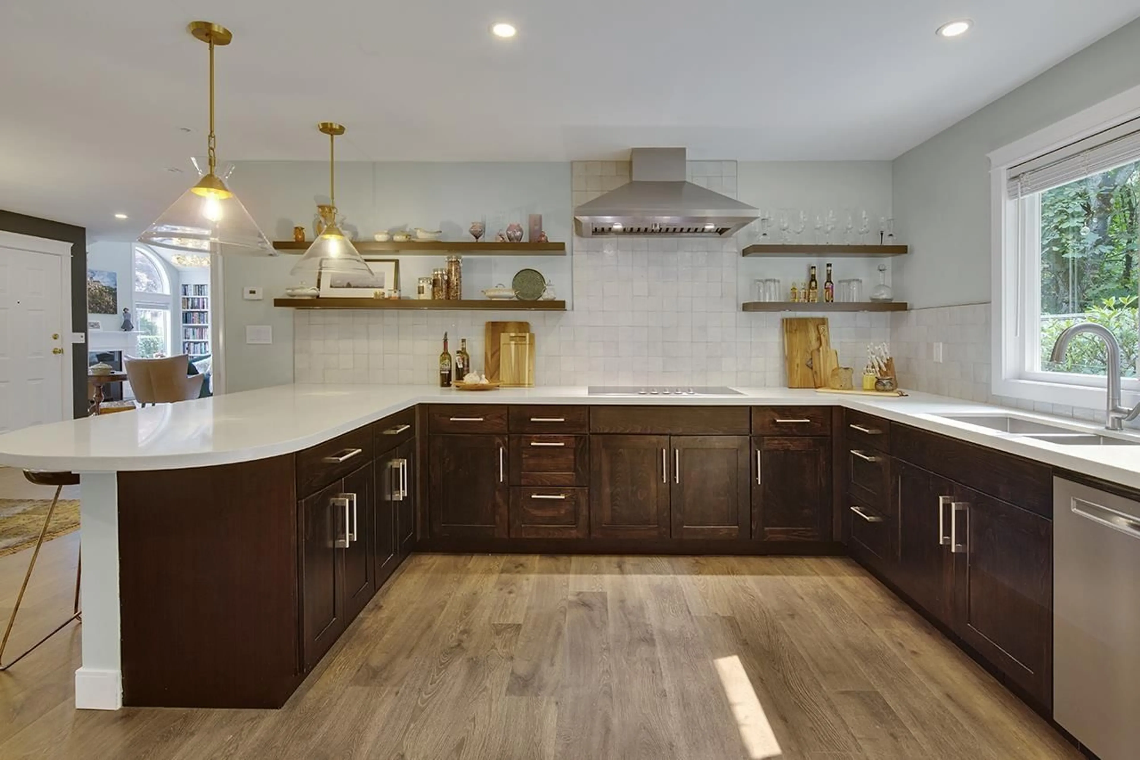 Contemporary kitchen, unknown for 1744 128 STREET, Surrey British Columbia V4A3V4