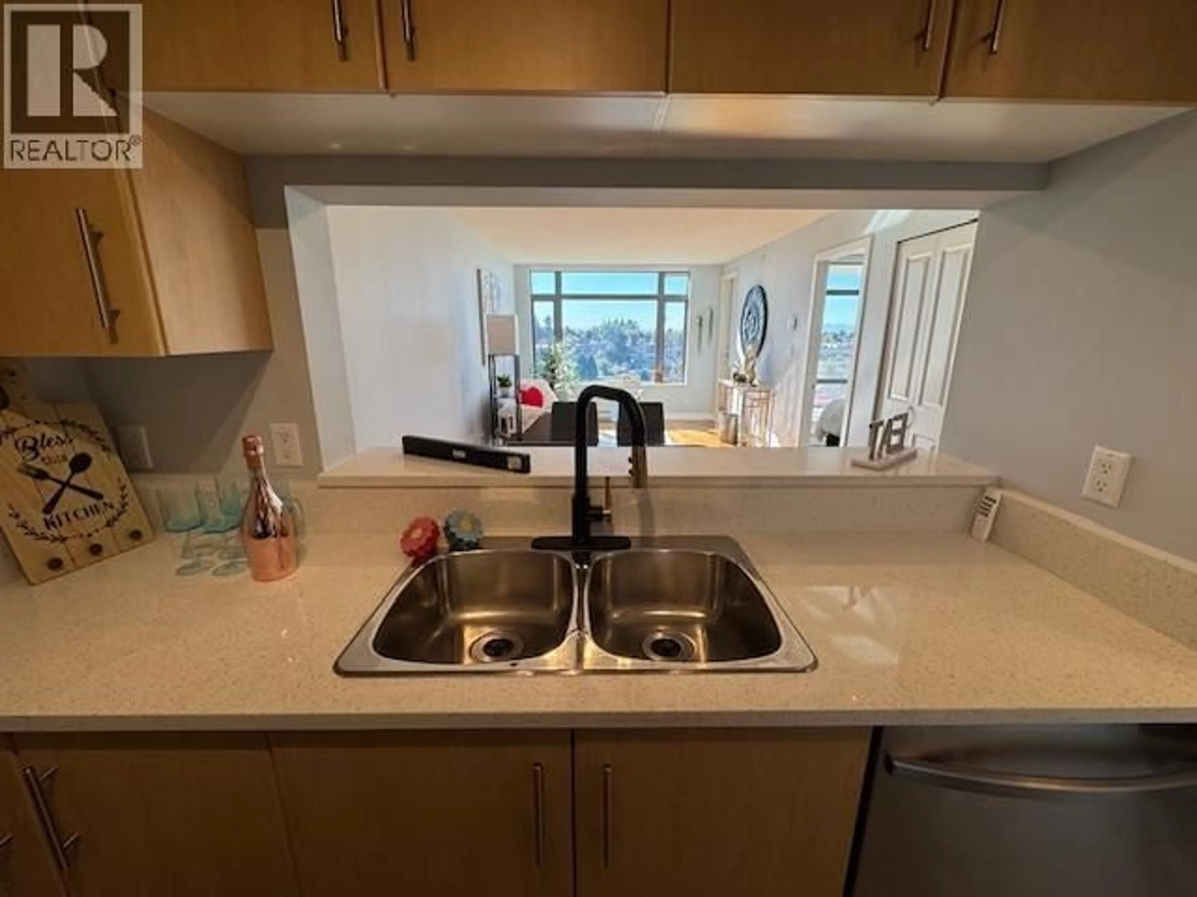 Standard kitchen, unknown for 1401 - 3660 VANNESS AVENUE, Vancouver British Columbia V5R6H8