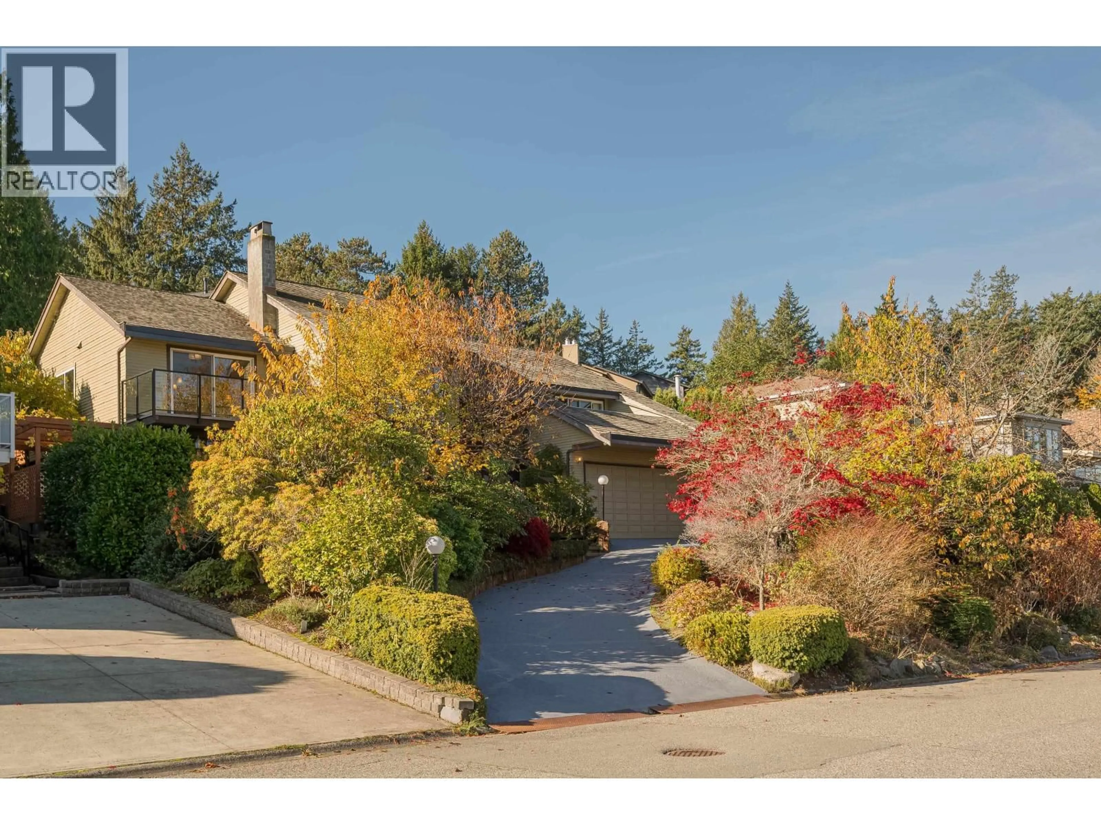 A pic from outside/outdoor area/front of a property/back of a property/a pic from drone, street for 73 WOODLAND DRIVE, Delta British Columbia V4L2H7