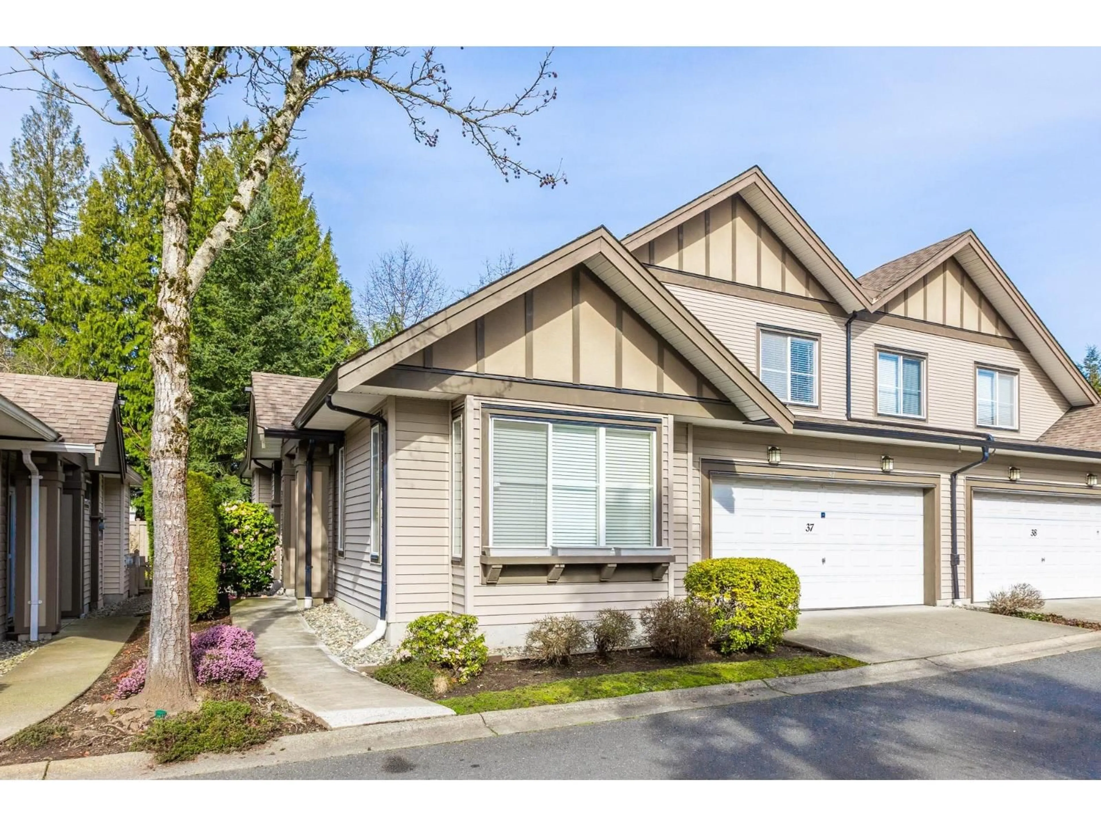 Home with vinyl exterior material, street for 37 - 15868 85 AVENUE, Surrey British Columbia V4N0Y9