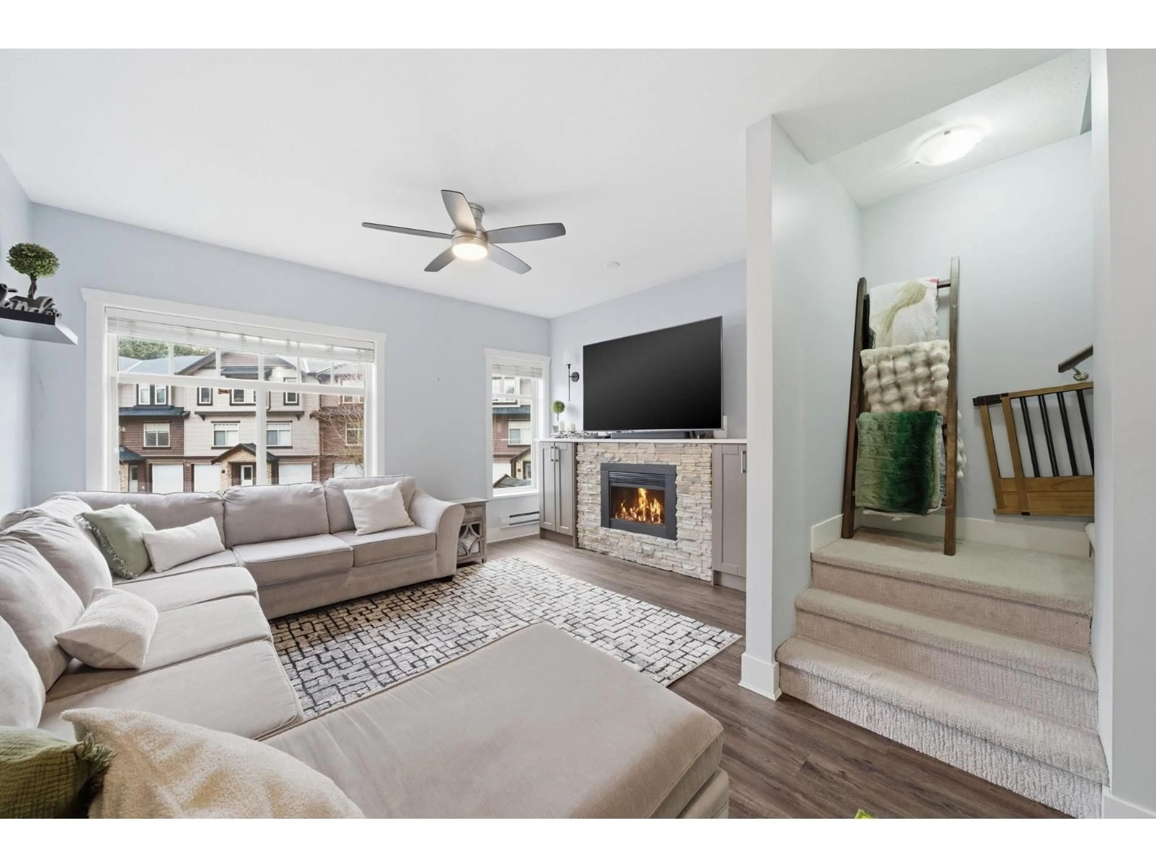 Living room with furniture, unknown for 29 - 2950 LEFEUVRE ROAD, Abbotsford British Columbia V4X0B2