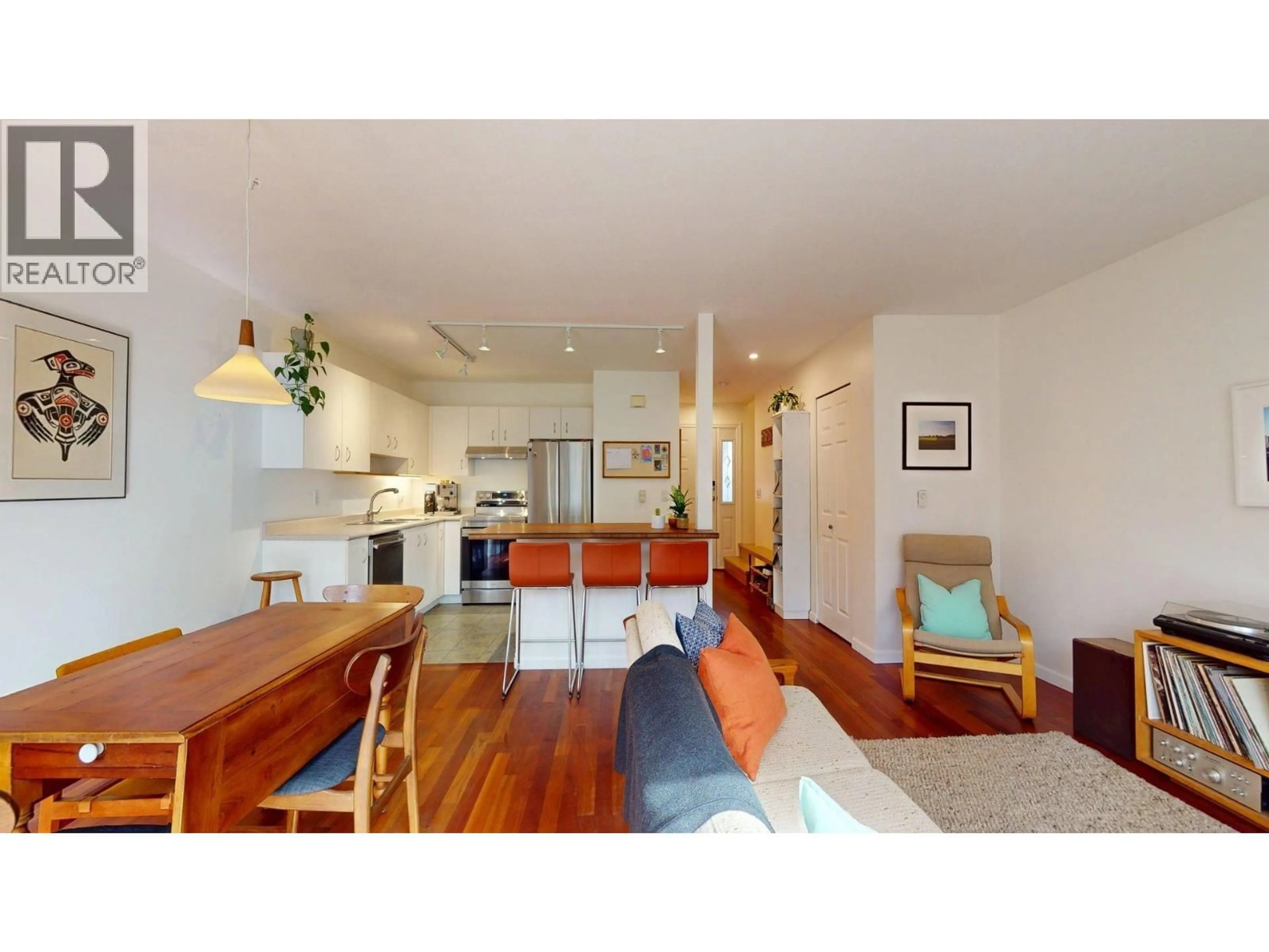 Open concept kitchen, wood/laminate floor for 32 - 39920 GOVERNMENT ROAD, Squamish British Columbia V8B0G5