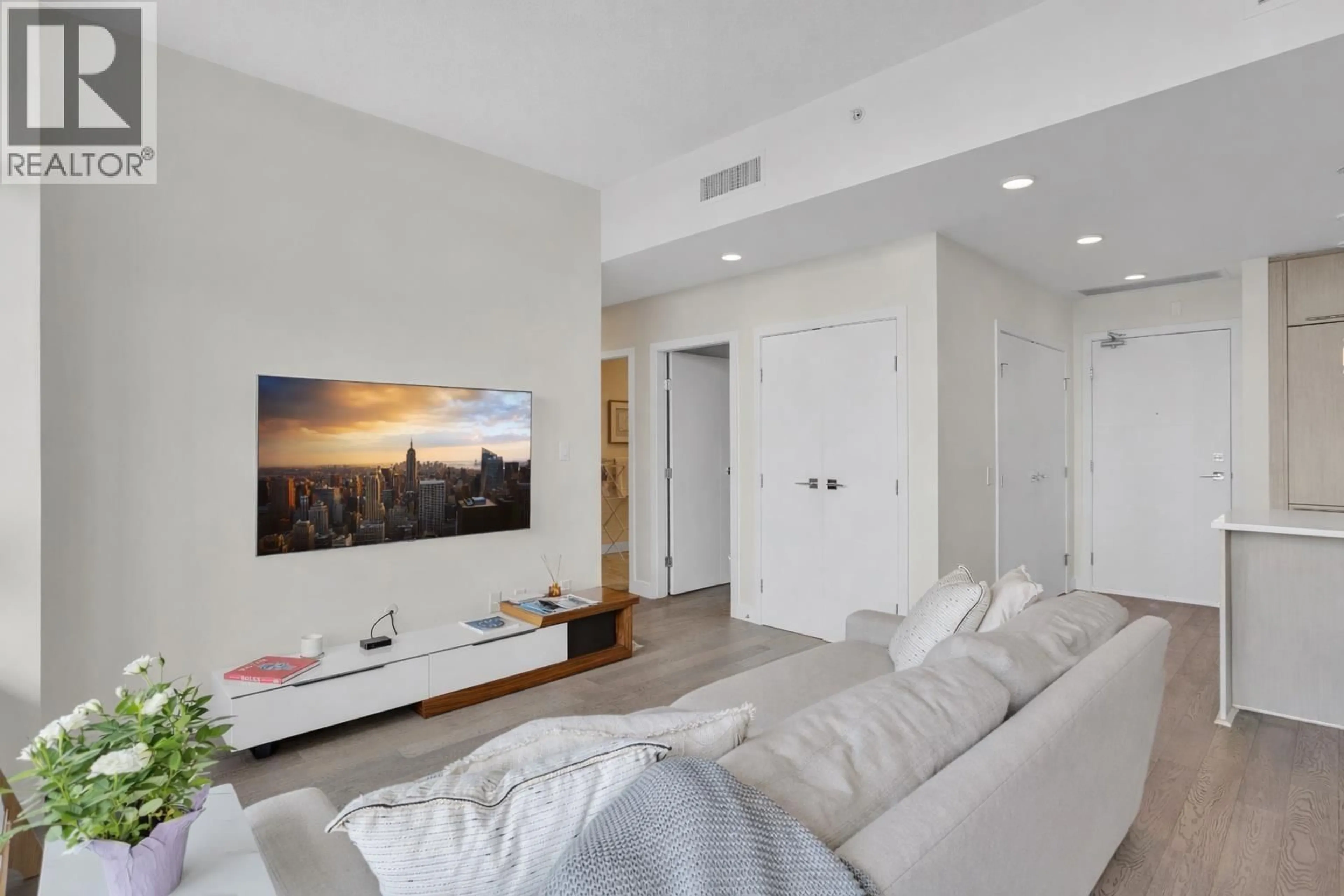 Living room with furniture, unknown for 505 - 5033 CAMBIE STREET, Vancouver British Columbia V5Z0H6