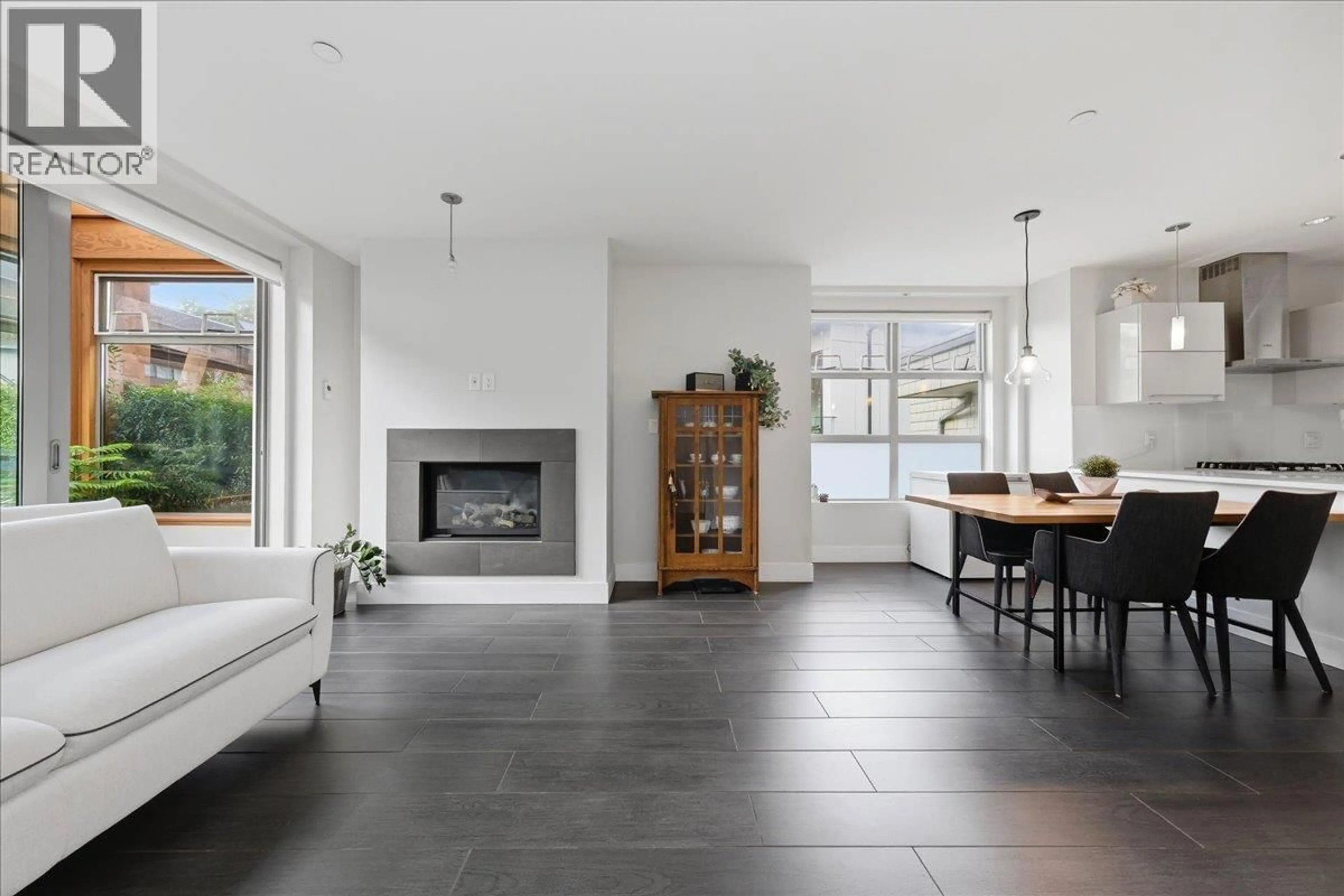 Unknown for 204 - 2388 MARINE DRIVE, West Vancouver British Columbia V7V1K8