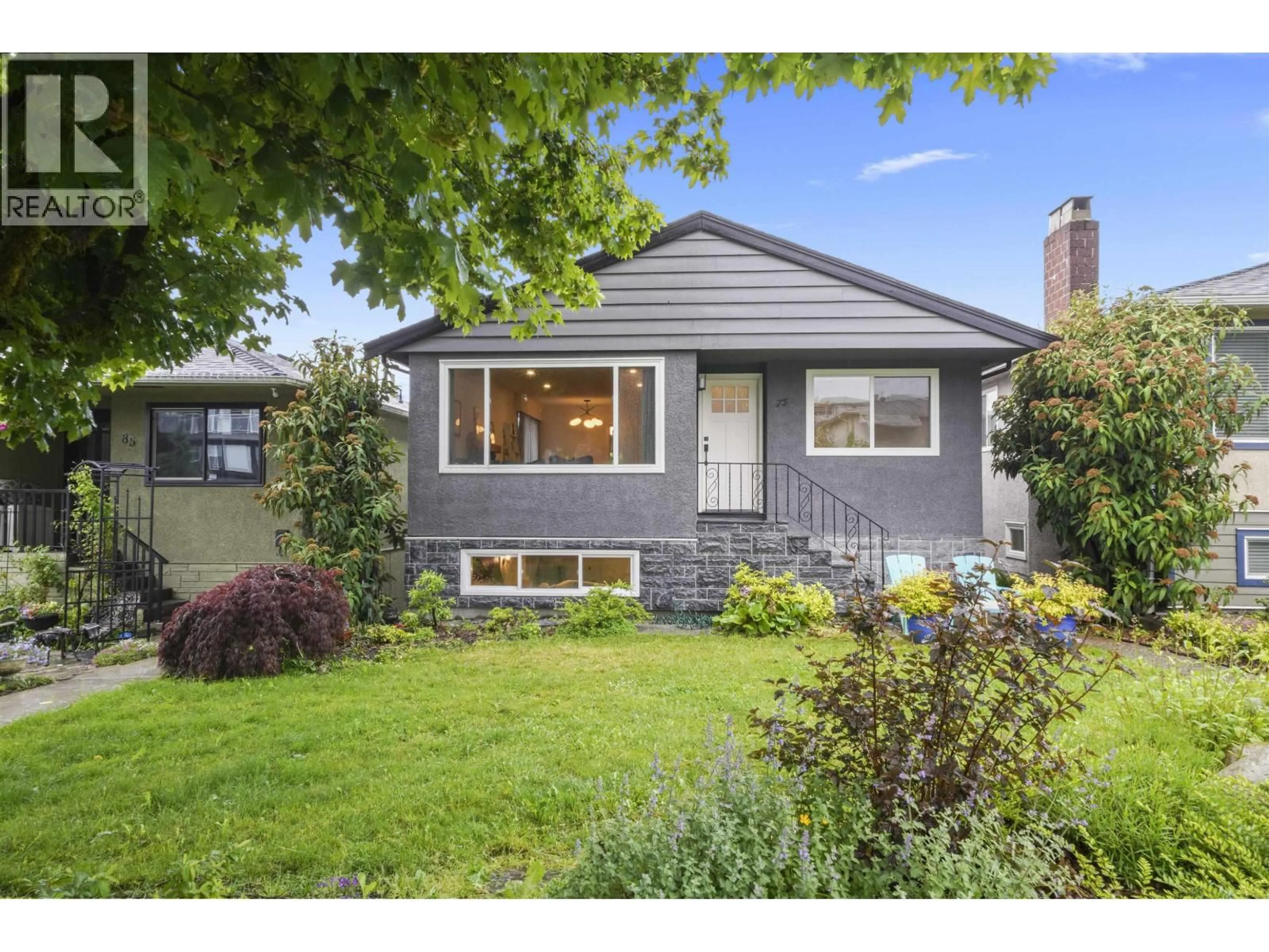 Home with vinyl exterior material, street for 75 SPRINGER AVENUE, Burnaby British Columbia V5B3K4