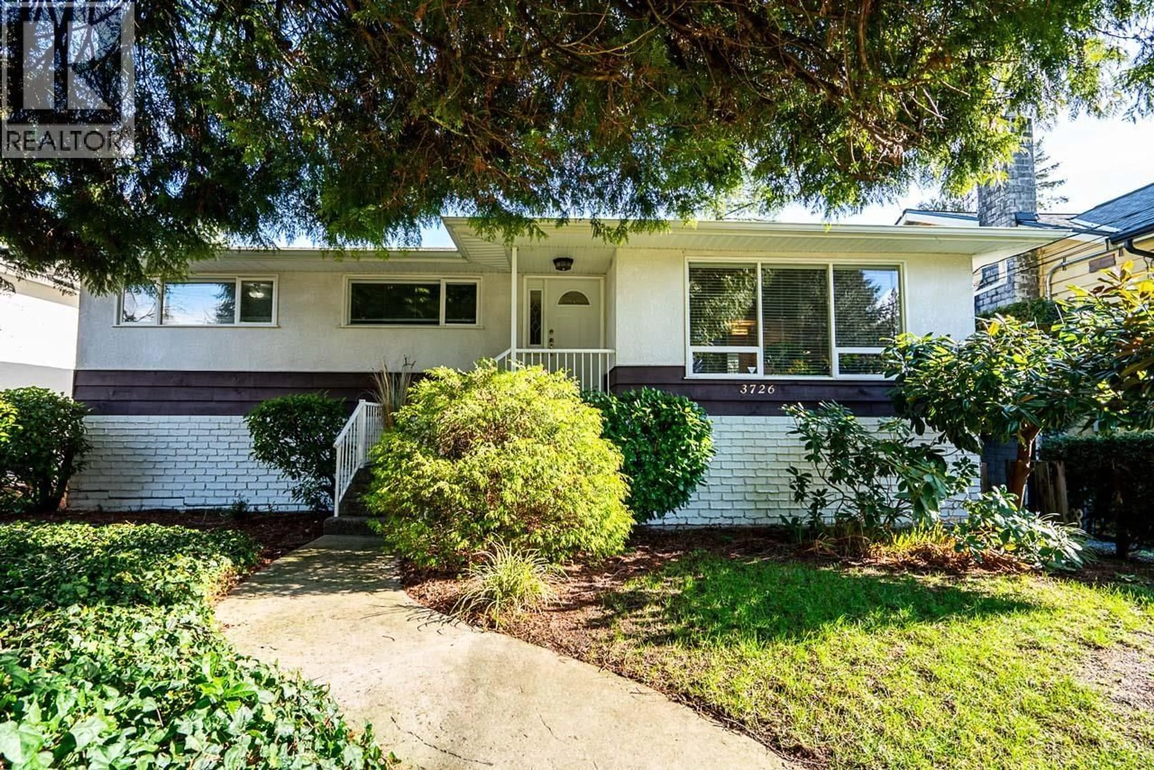 Home with vinyl exterior material, street for 3726 SEFTON STREET, Port Coquitlam British Columbia V3B3R5