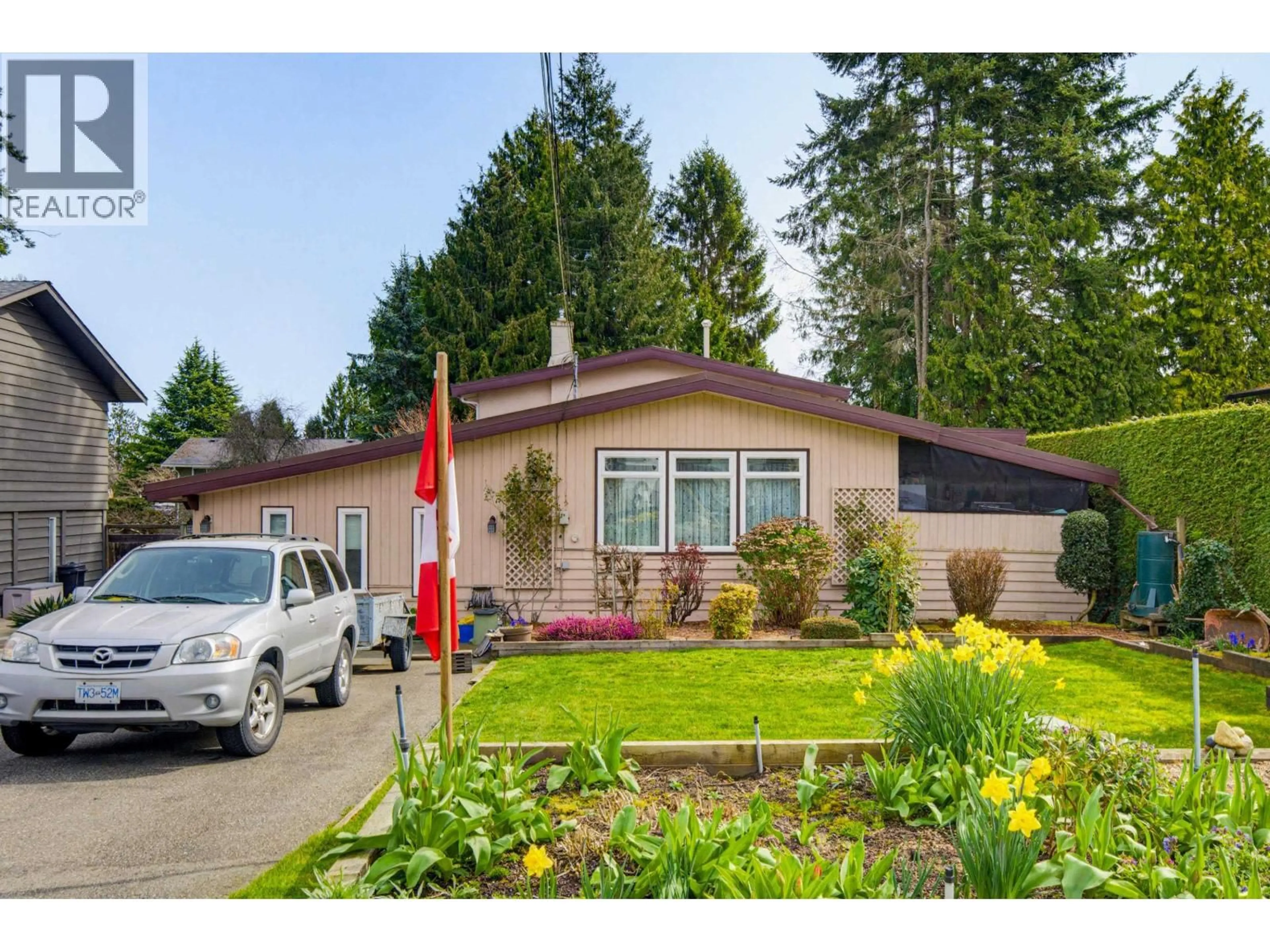 Home with vinyl exterior material, street for 466 55 STREET, Delta British Columbia V4M3J7