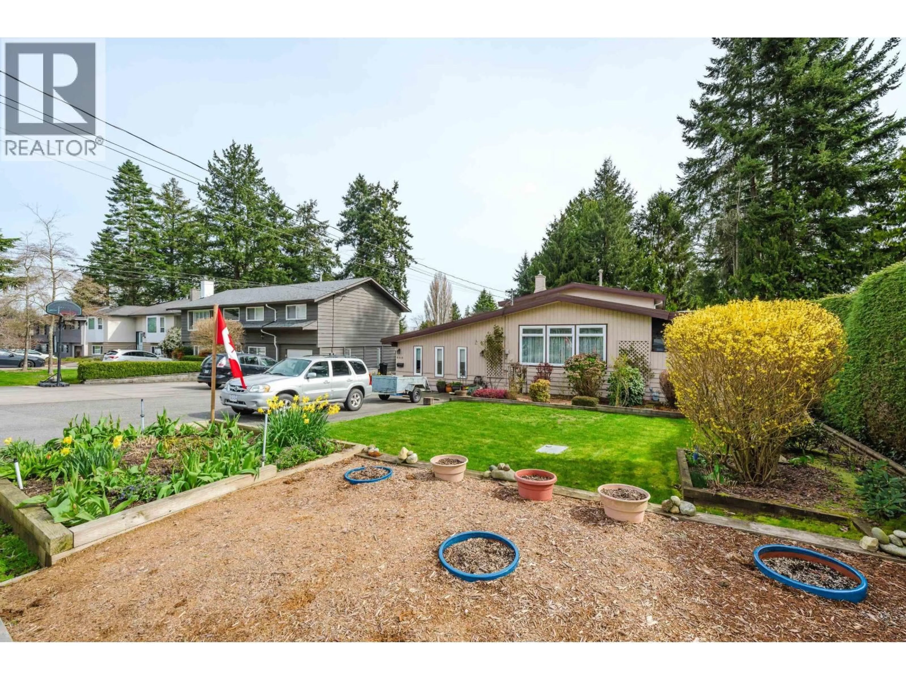 A pic from outside/outdoor area/front of a property/back of a property/a pic from drone, unknown for 466 55 STREET, Delta British Columbia V4M3J7