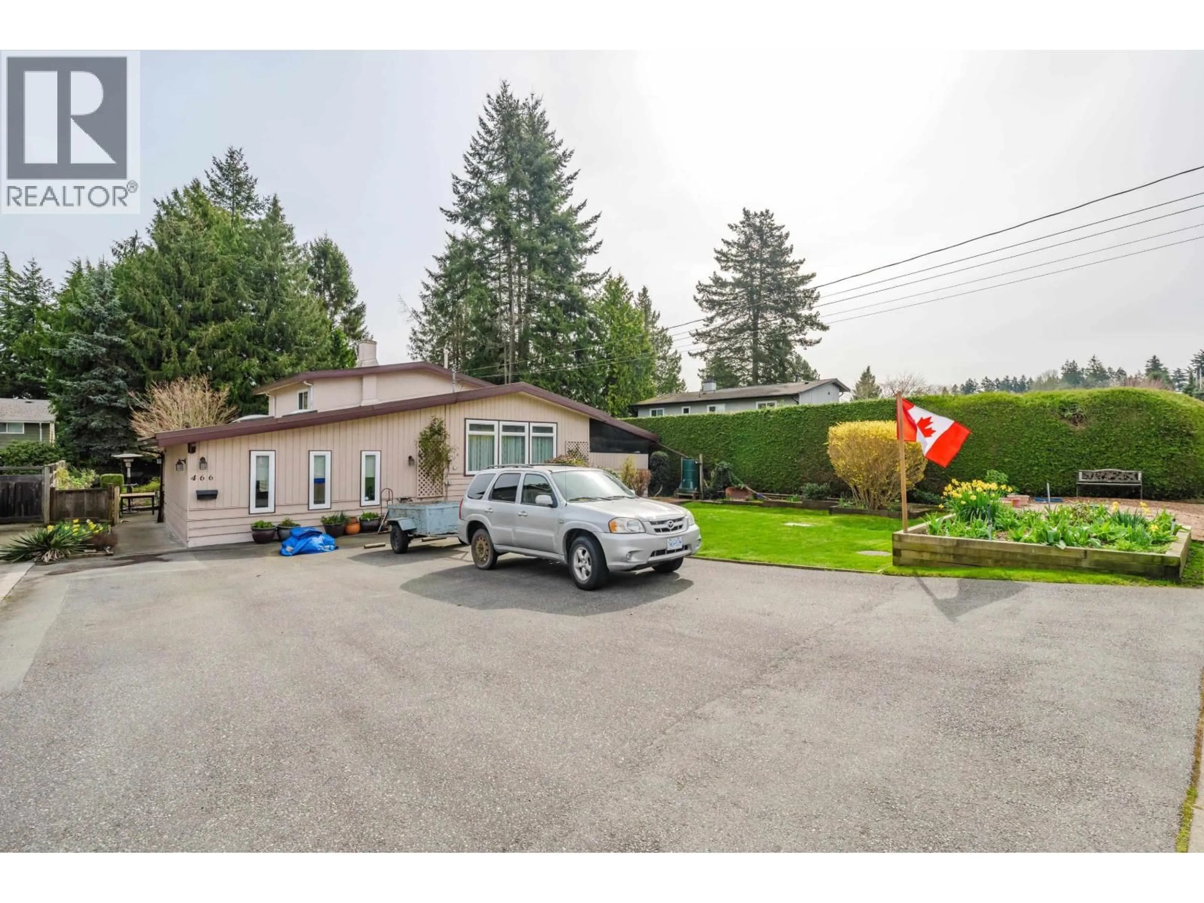 A pic from outside/outdoor area/front of a property/back of a property/a pic from drone, street for 466 55 STREET, Delta British Columbia V4M3J7