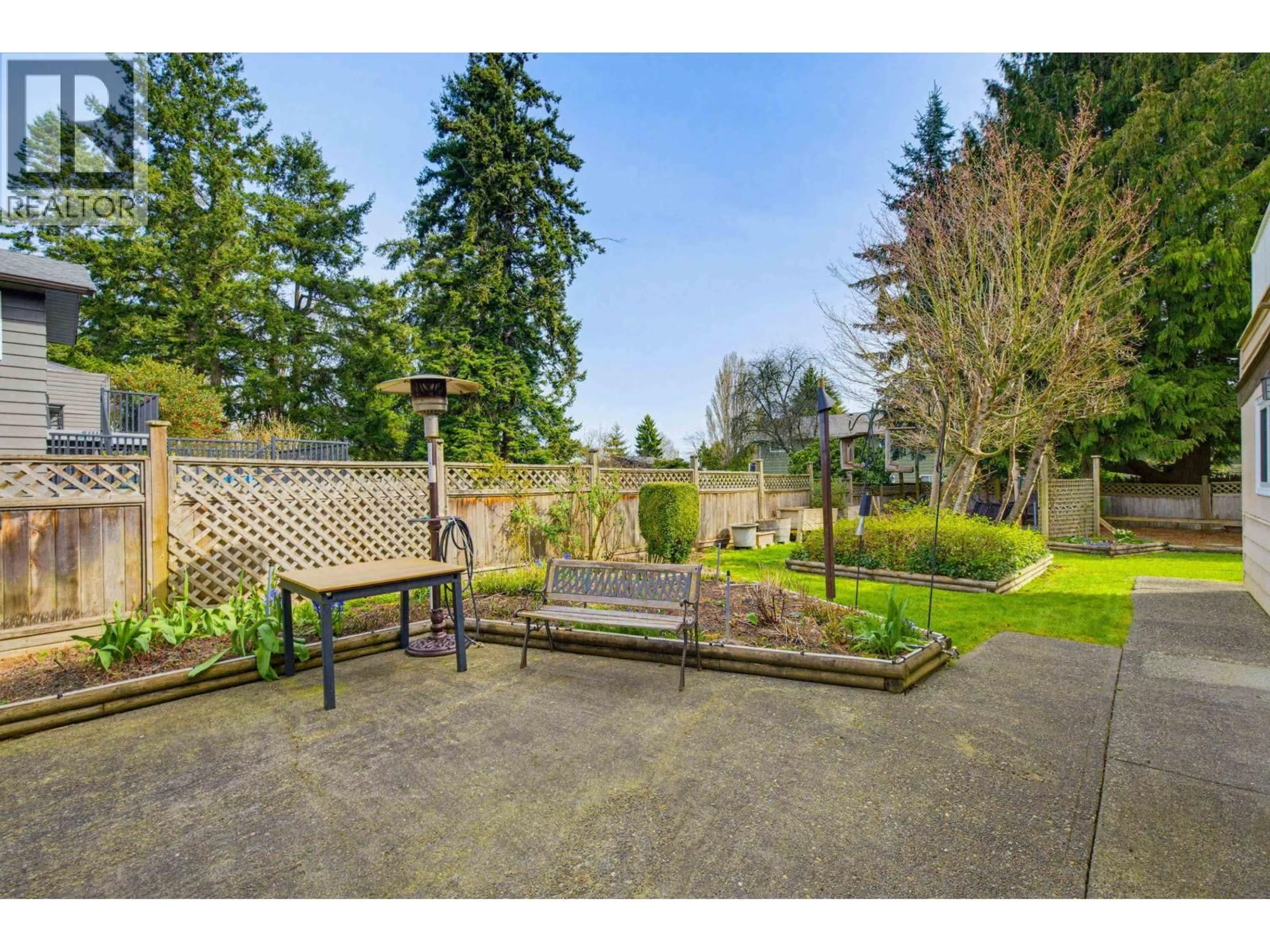 Patio, unknown for 466 55 STREET, Delta British Columbia V4M3J7
