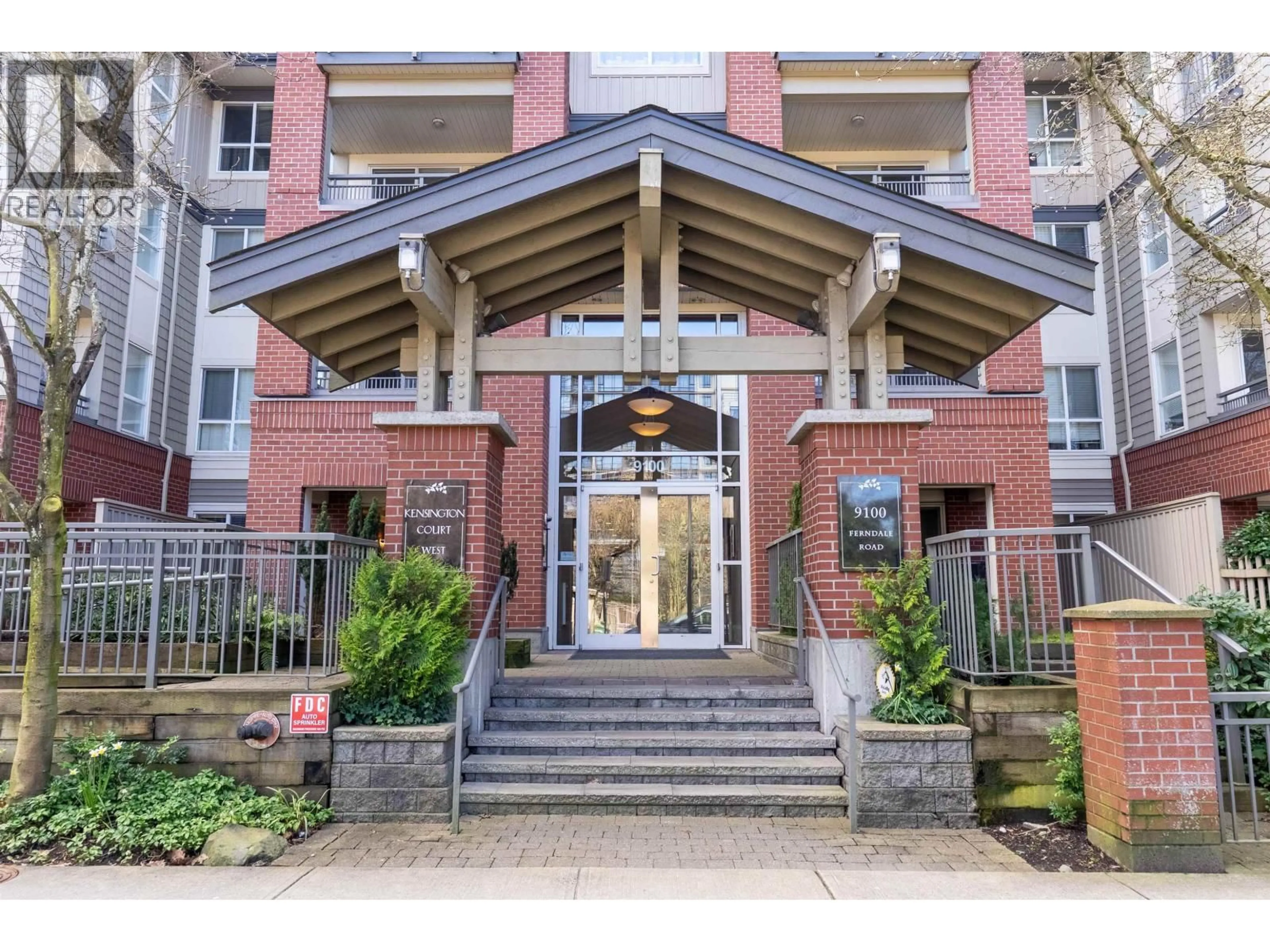 Indoor foyer for 266 - 9100 FERNDALE ROAD, Richmond British Columbia V6Y4L1