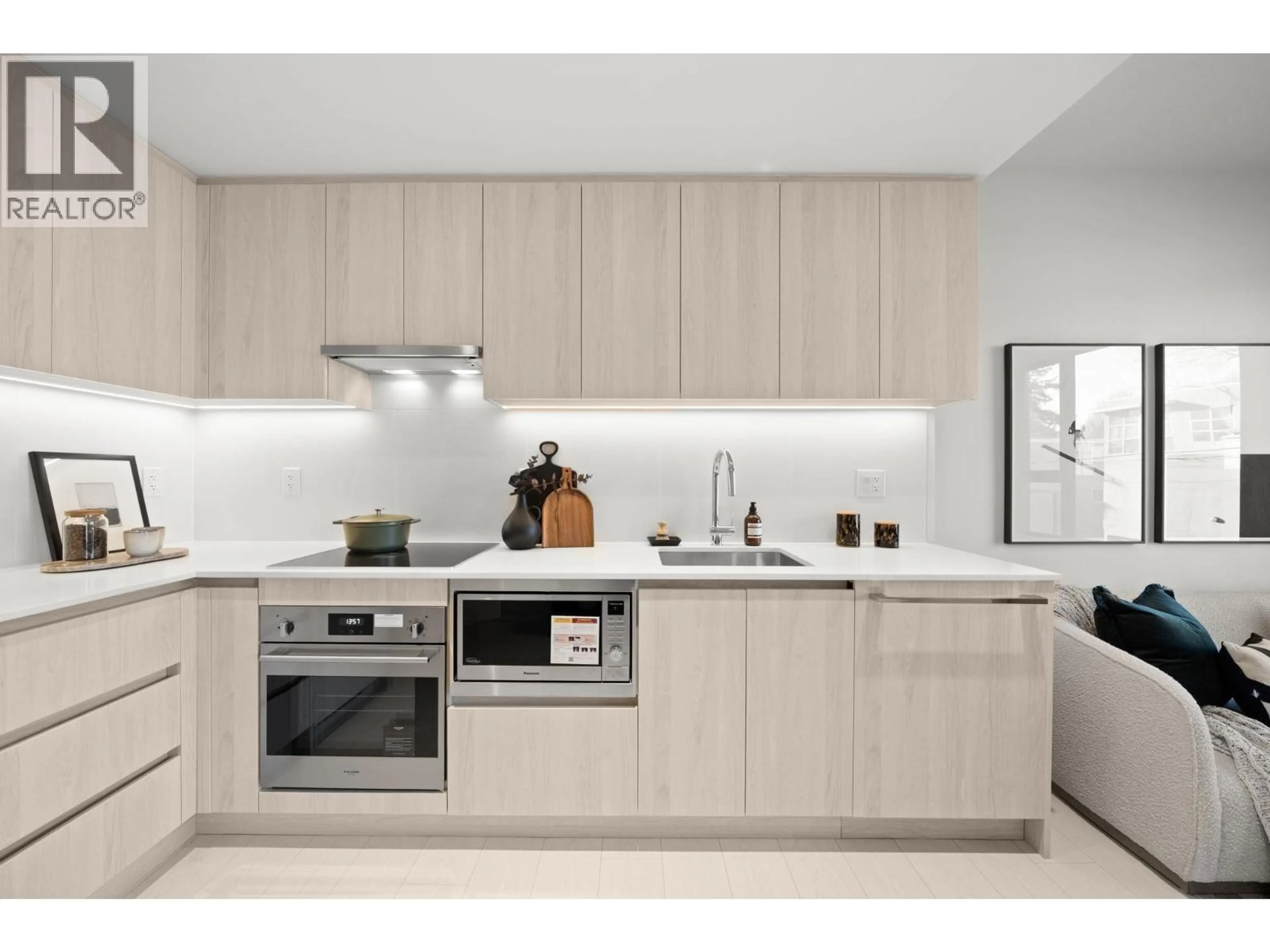 Standard kitchen, unknown for 508 - 4928 QUEBEC STREET, Vancouver British Columbia V5W2N2