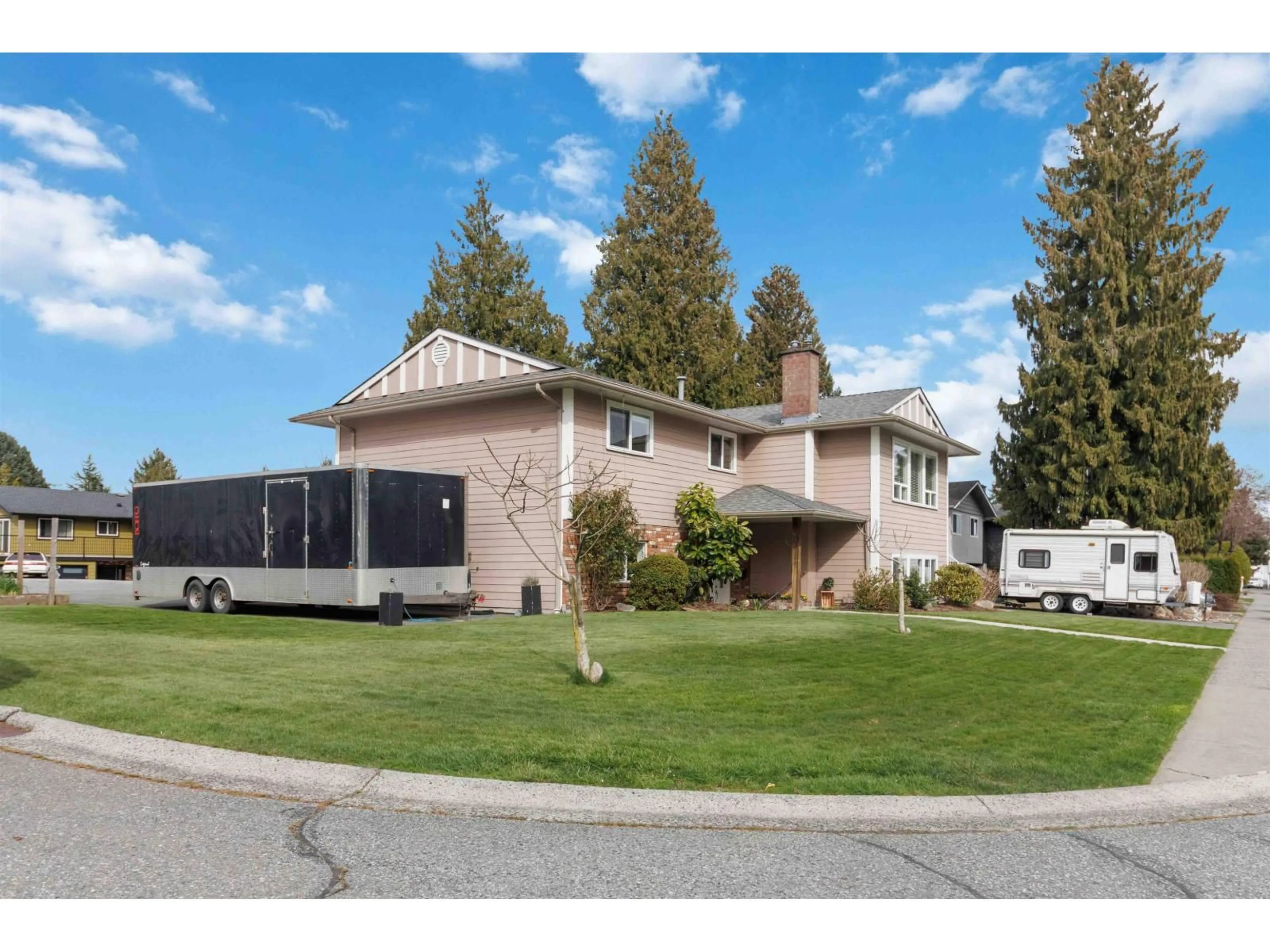 Home with vinyl exterior material, street for 11895 82A AVENUE, Delta British Columbia V4C3P6