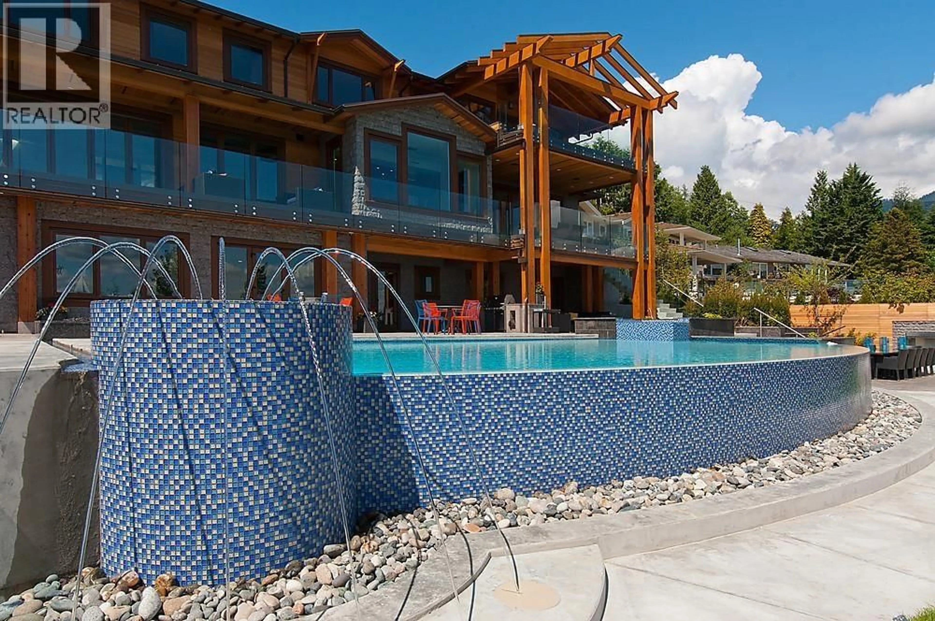 Pool for 1037 MILLSTREAM ROAD, West Vancouver British Columbia V7S2C6