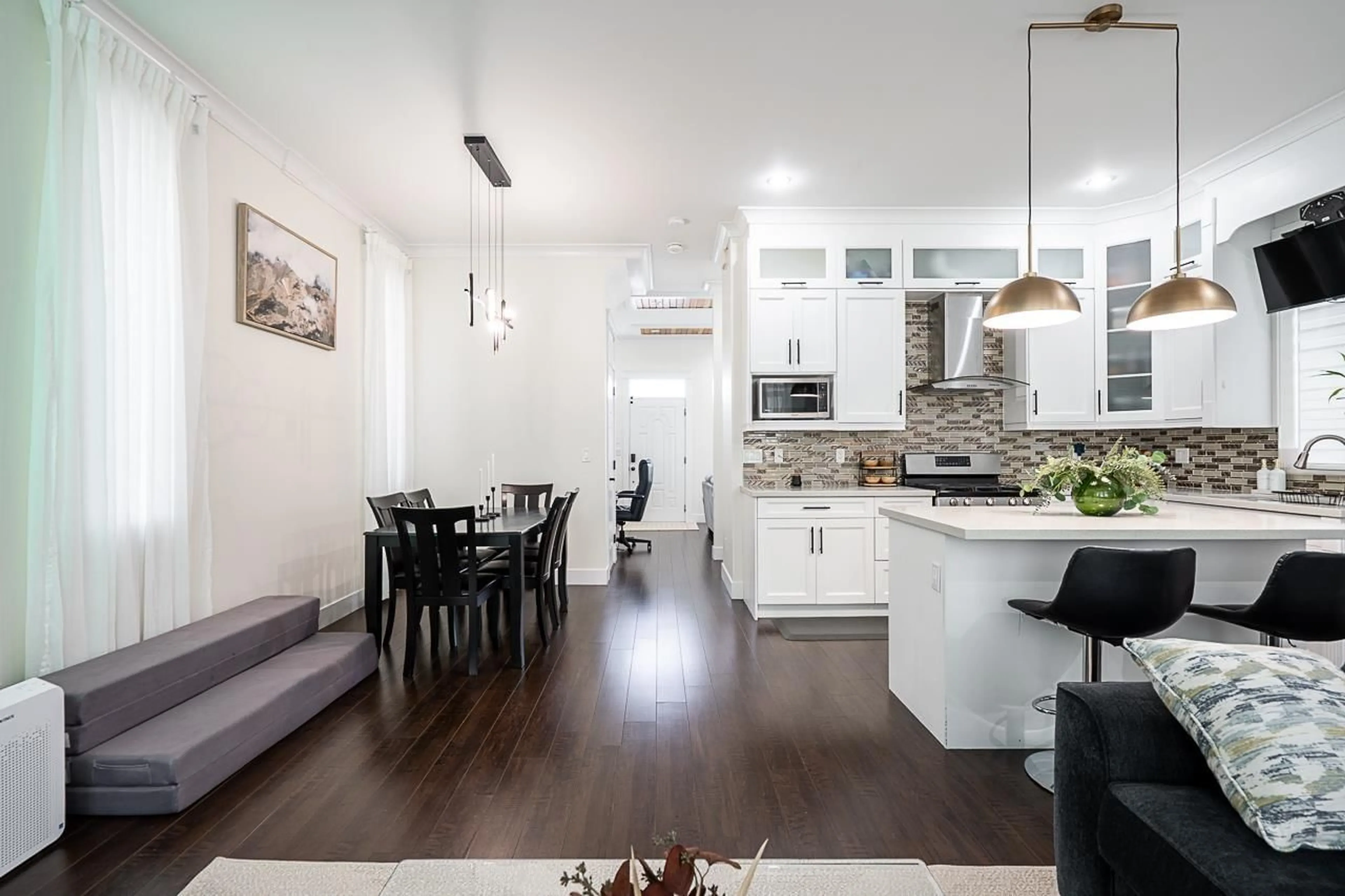 Open concept kitchen, wood/laminate floor for 13916 60 AVENUE, Surrey British Columbia V3X0G6