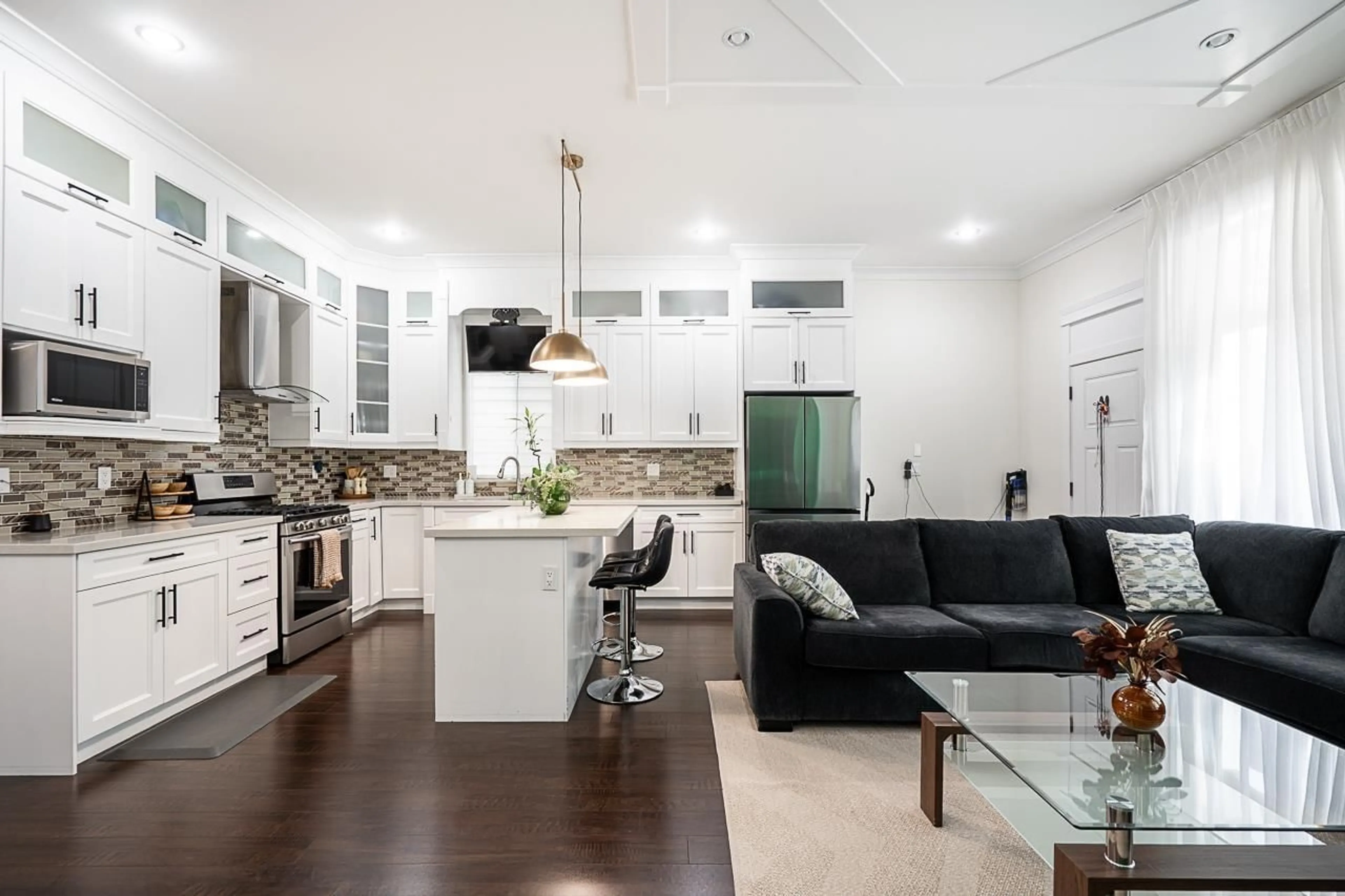 Open concept kitchen, unknown for 13916 60 AVENUE, Surrey British Columbia V3X0G6