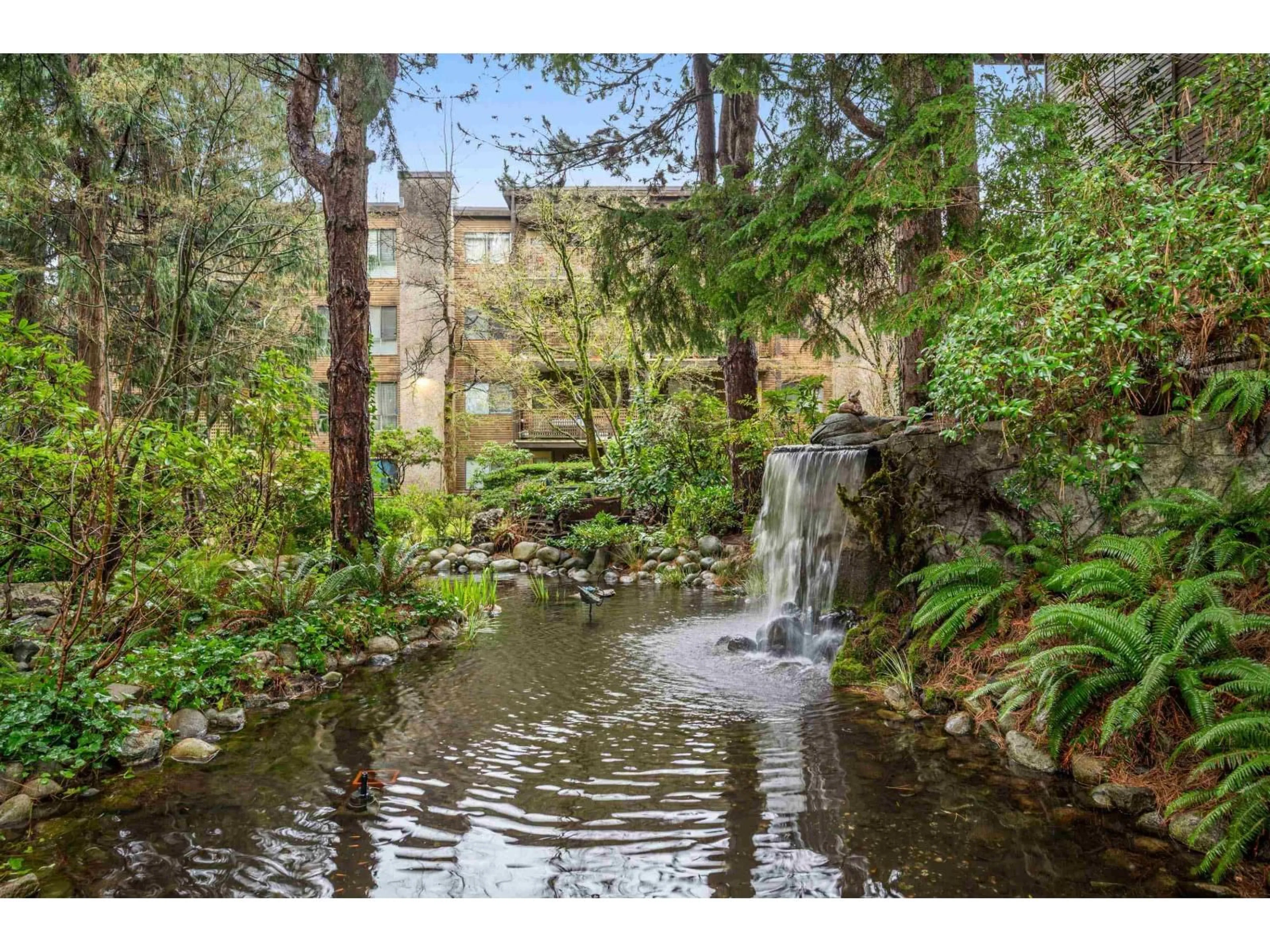 Unknown for 302 - 10662 151A STREET, Surrey British Columbia V3R8T3