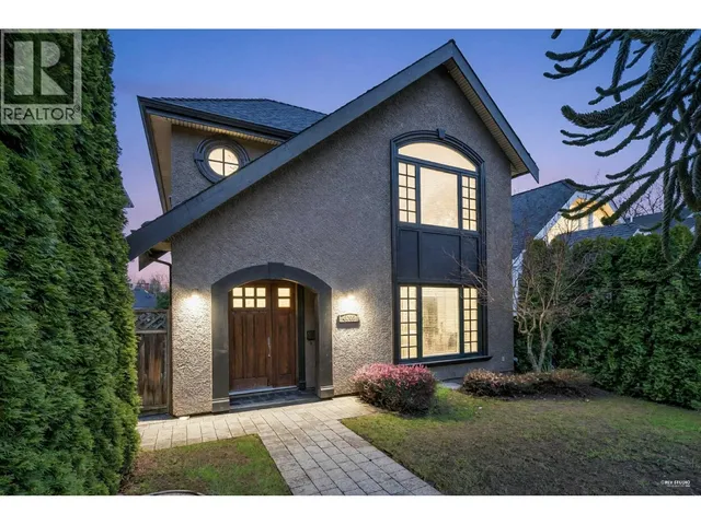 4009 11TH AVENUE, Vancouver 3