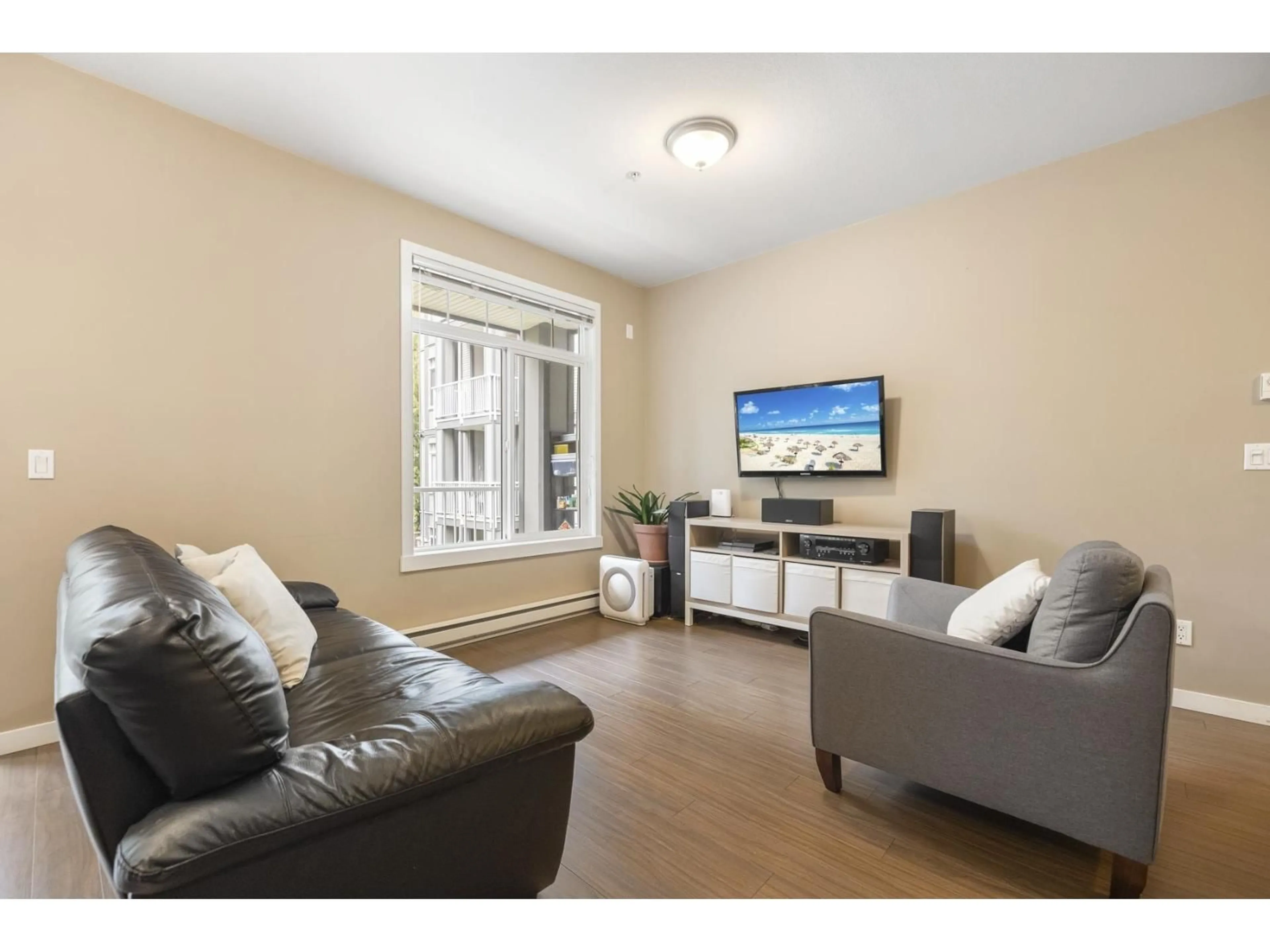 Living room with furniture, unknown for 328 - 13277 108 AVENUE, Surrey British Columbia V3T0A9