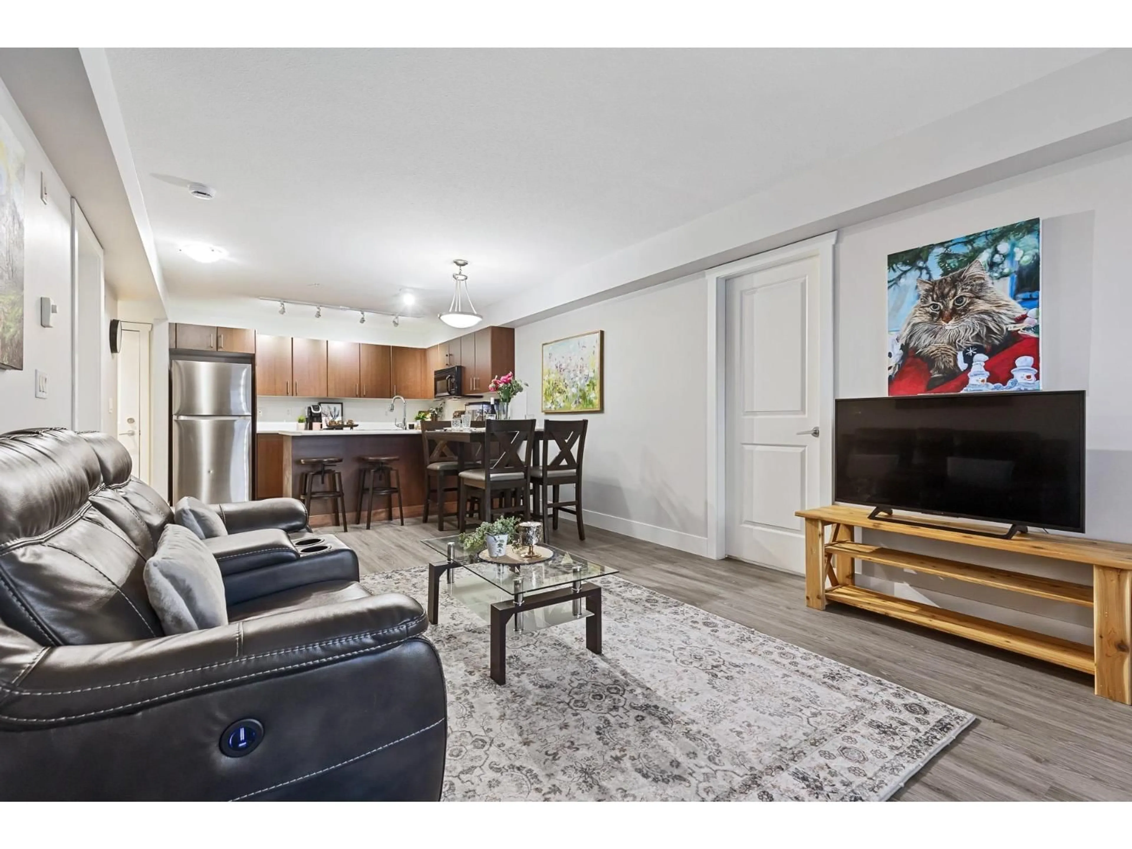 Living room with furniture, unknown for 101 - 45555 YALE ROAD, Chilliwack British Columbia V2P0A9