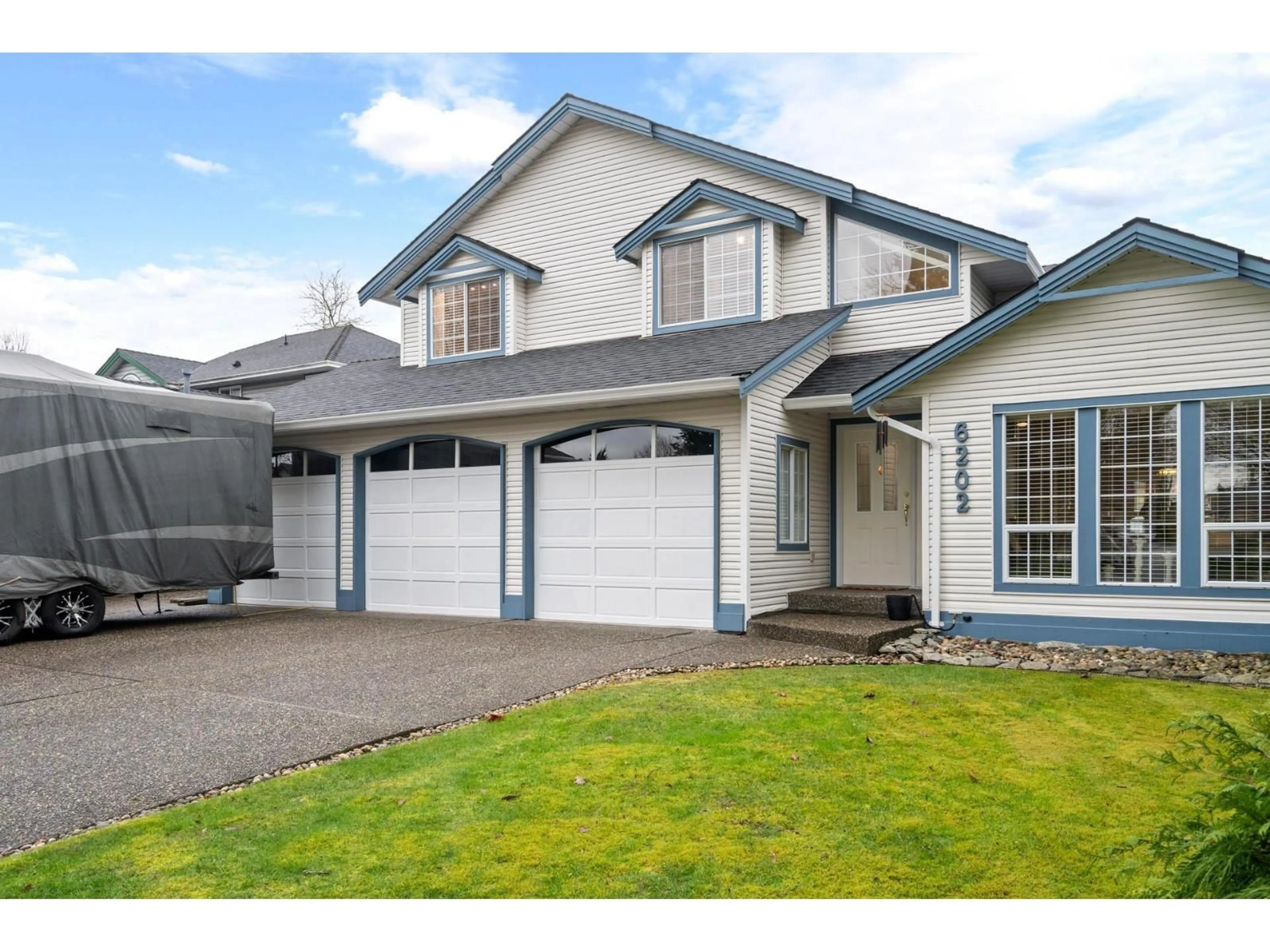Home with vinyl exterior material, street for 6202 189 STREET, Surrey British Columbia V3S7T7