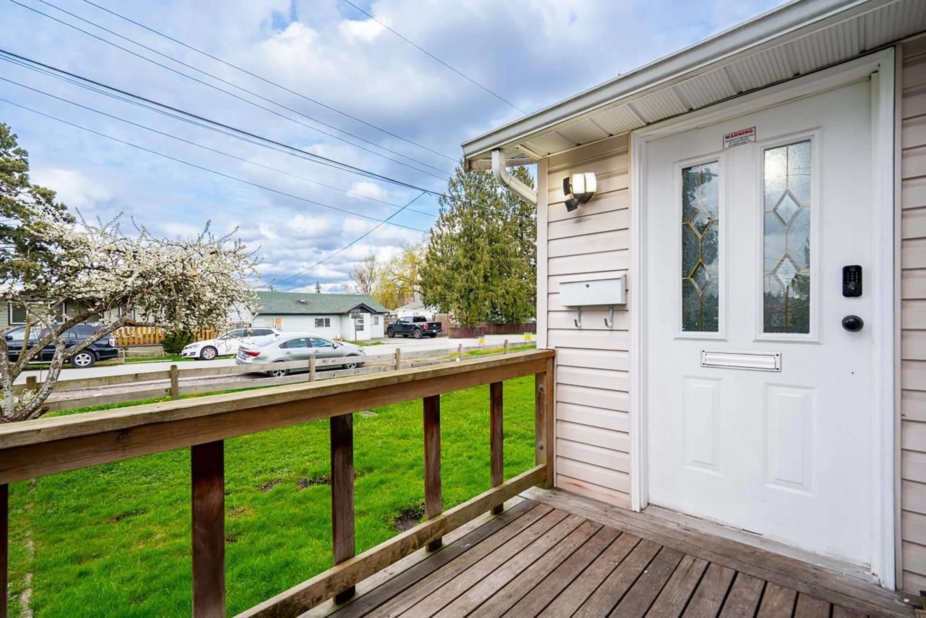 Patio, water/lake/river/ocean view for 12490 114 AVENUE, Surrey British Columbia V3V3N7