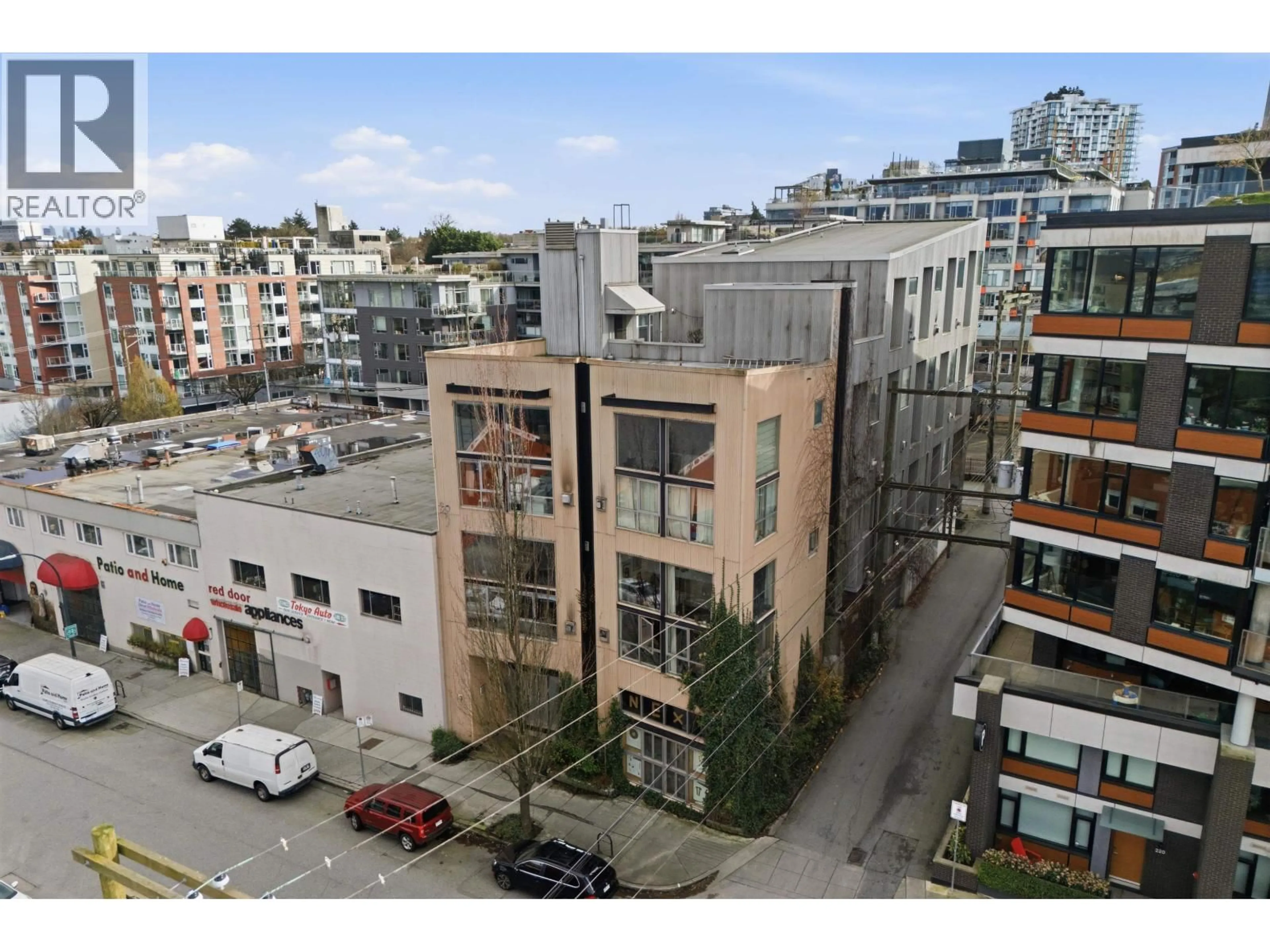 A pic from outside/outdoor area/front of a property/back of a property/a pic from drone, city buildings view from balcony for 203 - 234 5TH AVENUE, Vancouver British Columbia V5T1H3