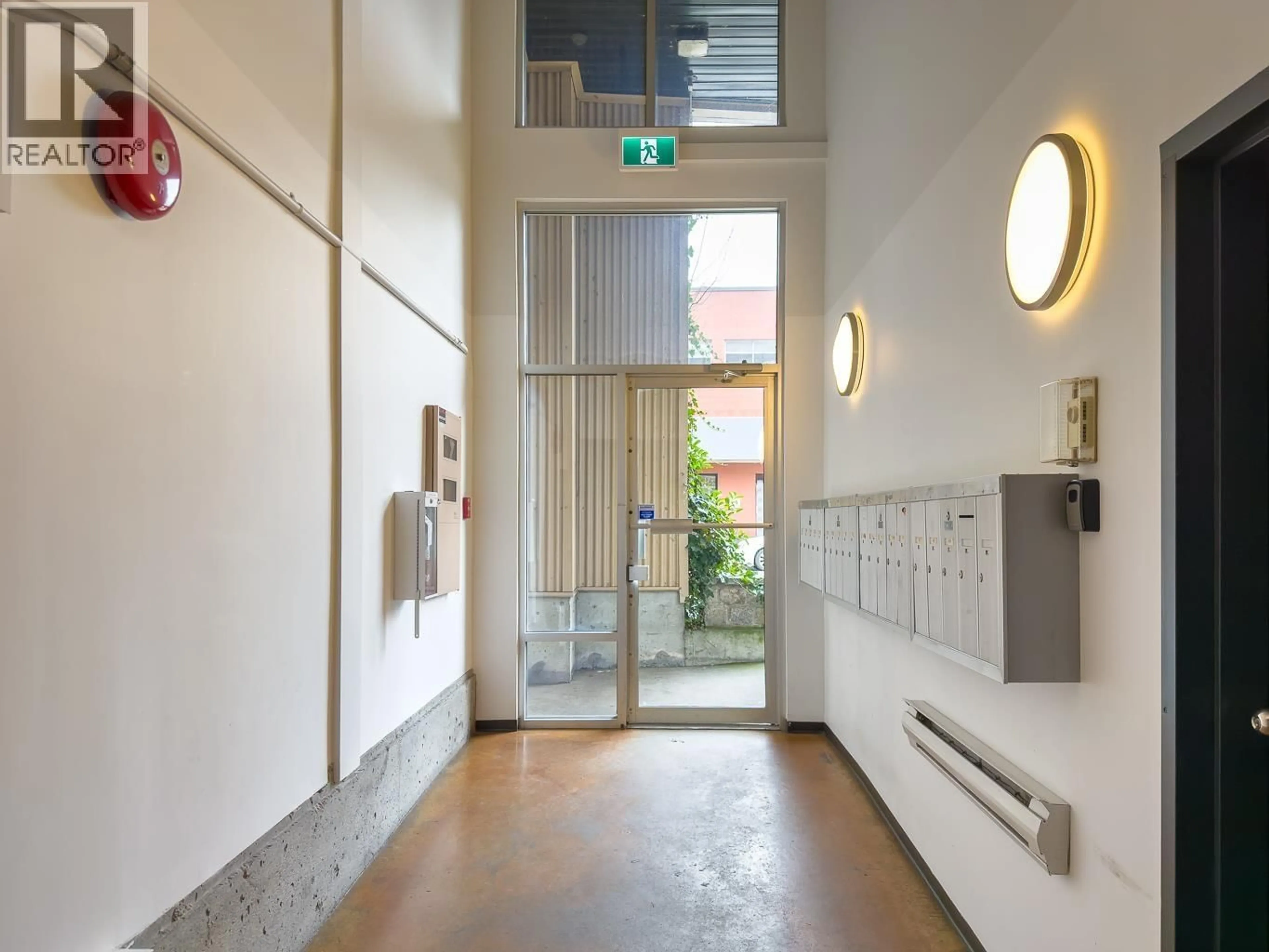 Indoor foyer for 203 - 234 5TH AVENUE, Vancouver British Columbia V5T1H3