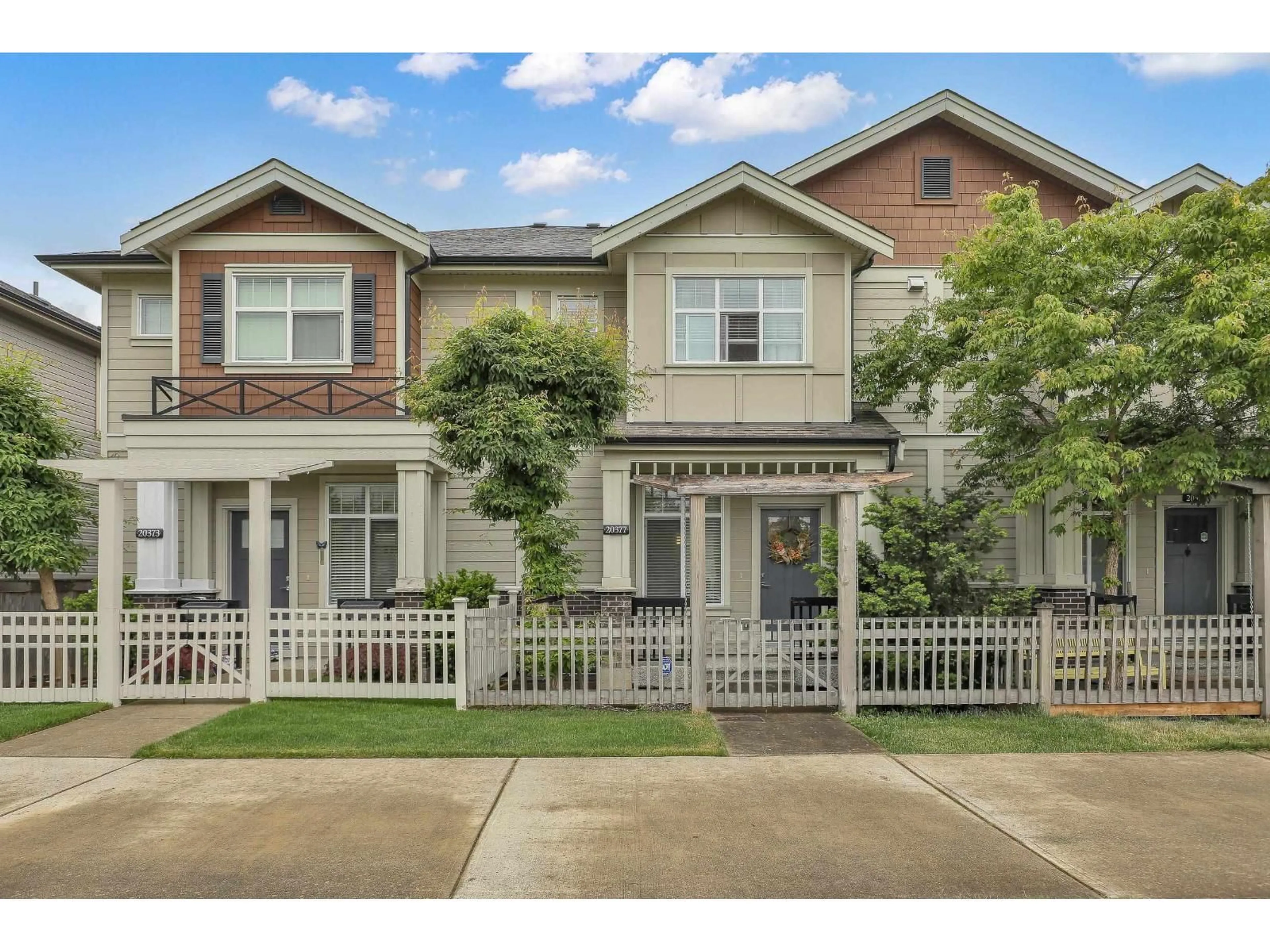 Home with vinyl exterior material, street for 20377 82 AVENUE, Langley British Columbia V2Y0S3