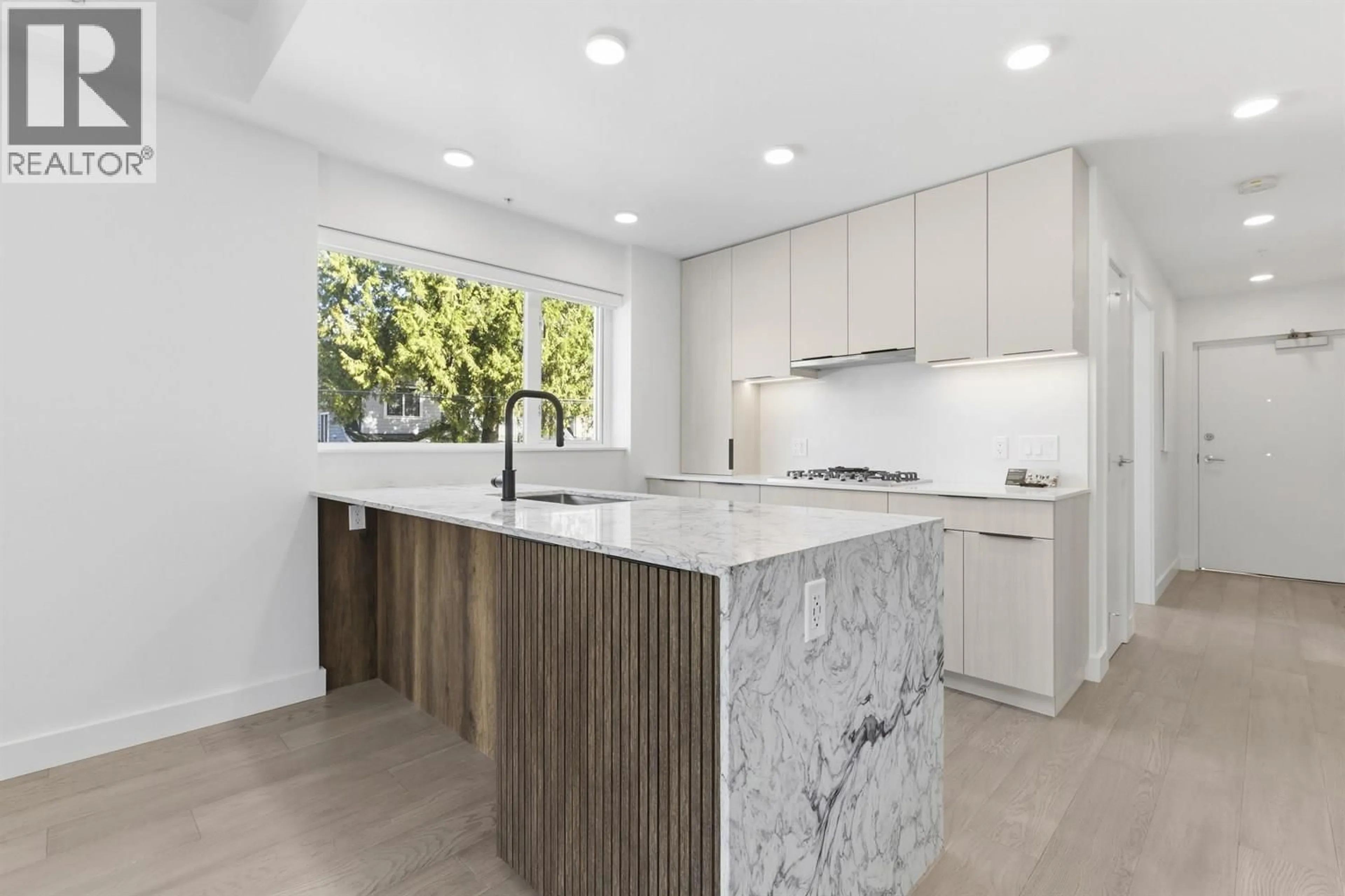 Contemporary kitchen, unknown for 201 - 3590 39TH AVENUE, Vancouver British Columbia V6N3A5