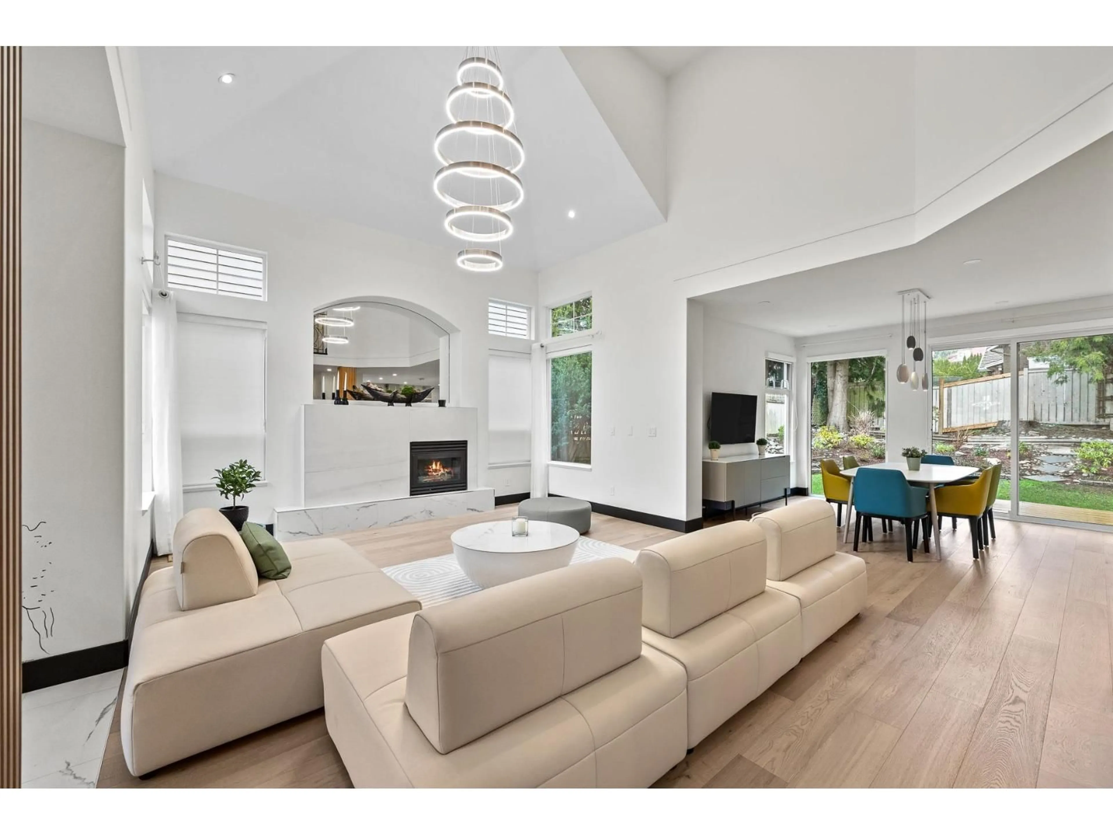 Living room with furniture, unknown for 15497 ROSEMARY HEIGHTS CRESCENT, Surrey British Columbia V3Z0K2