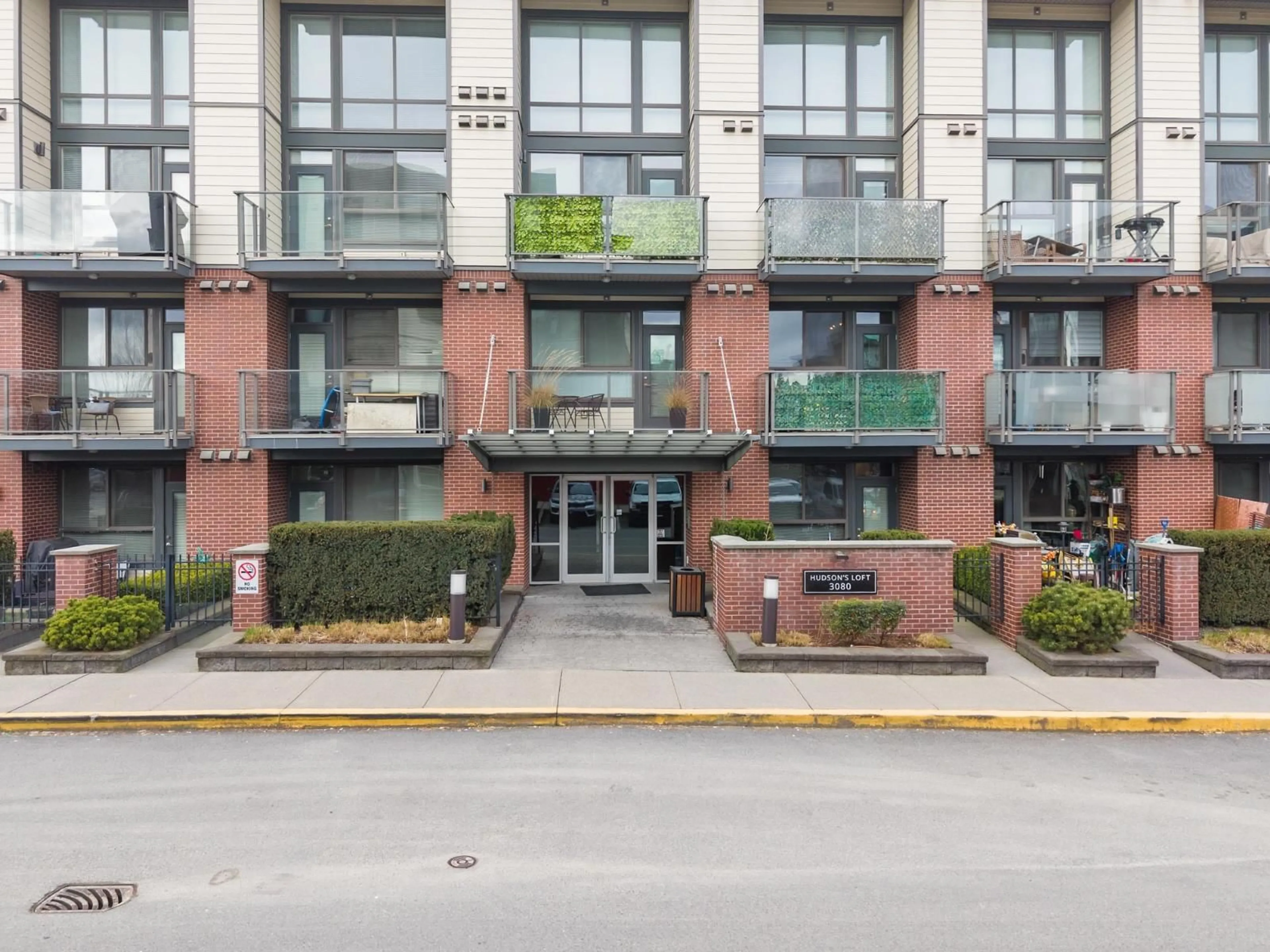 Patio, street for 314 - 3080 GLADWIN ROAD, Abbotsford British Columbia V2T0G2